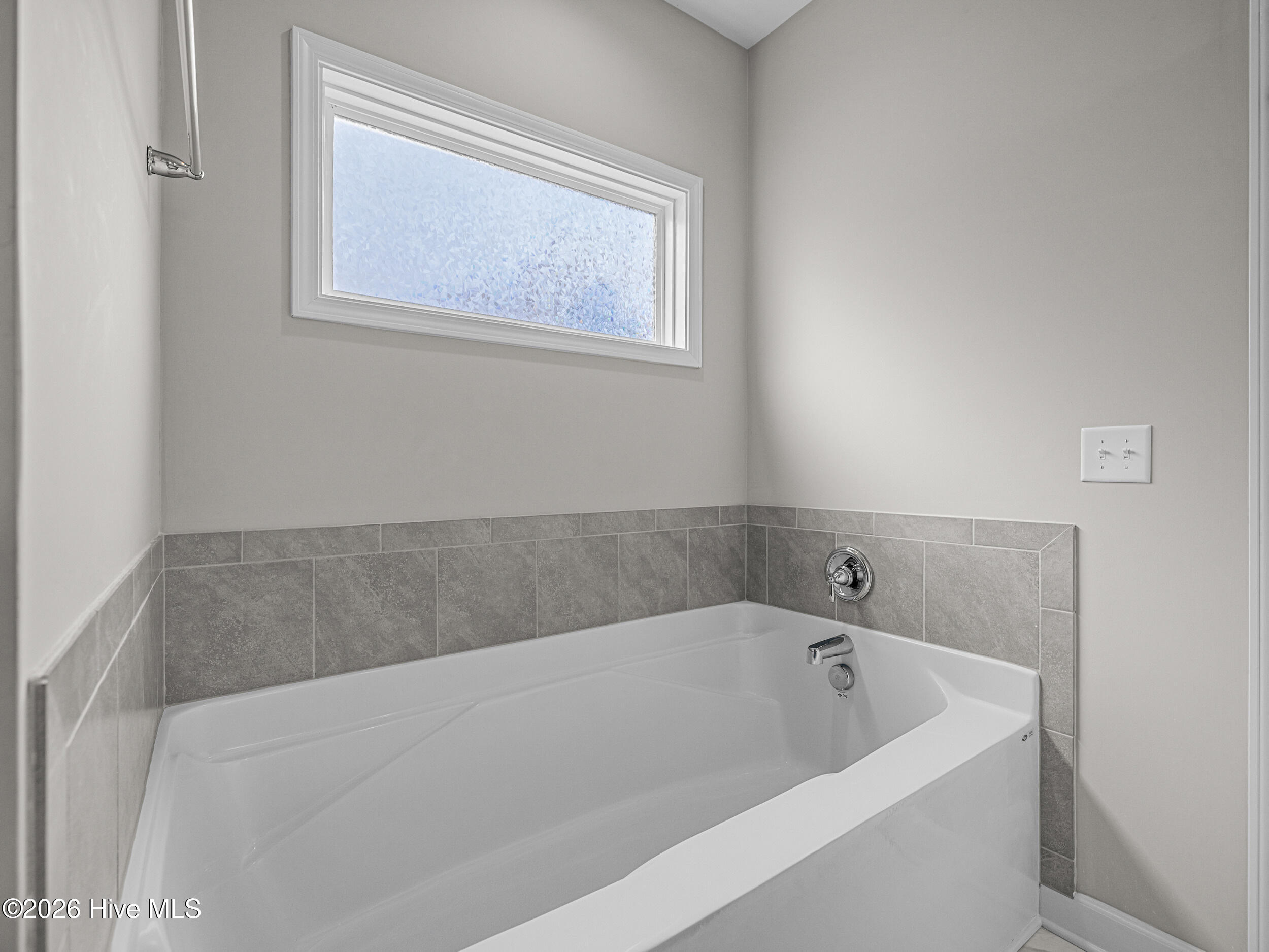 100558096 | Photo 36