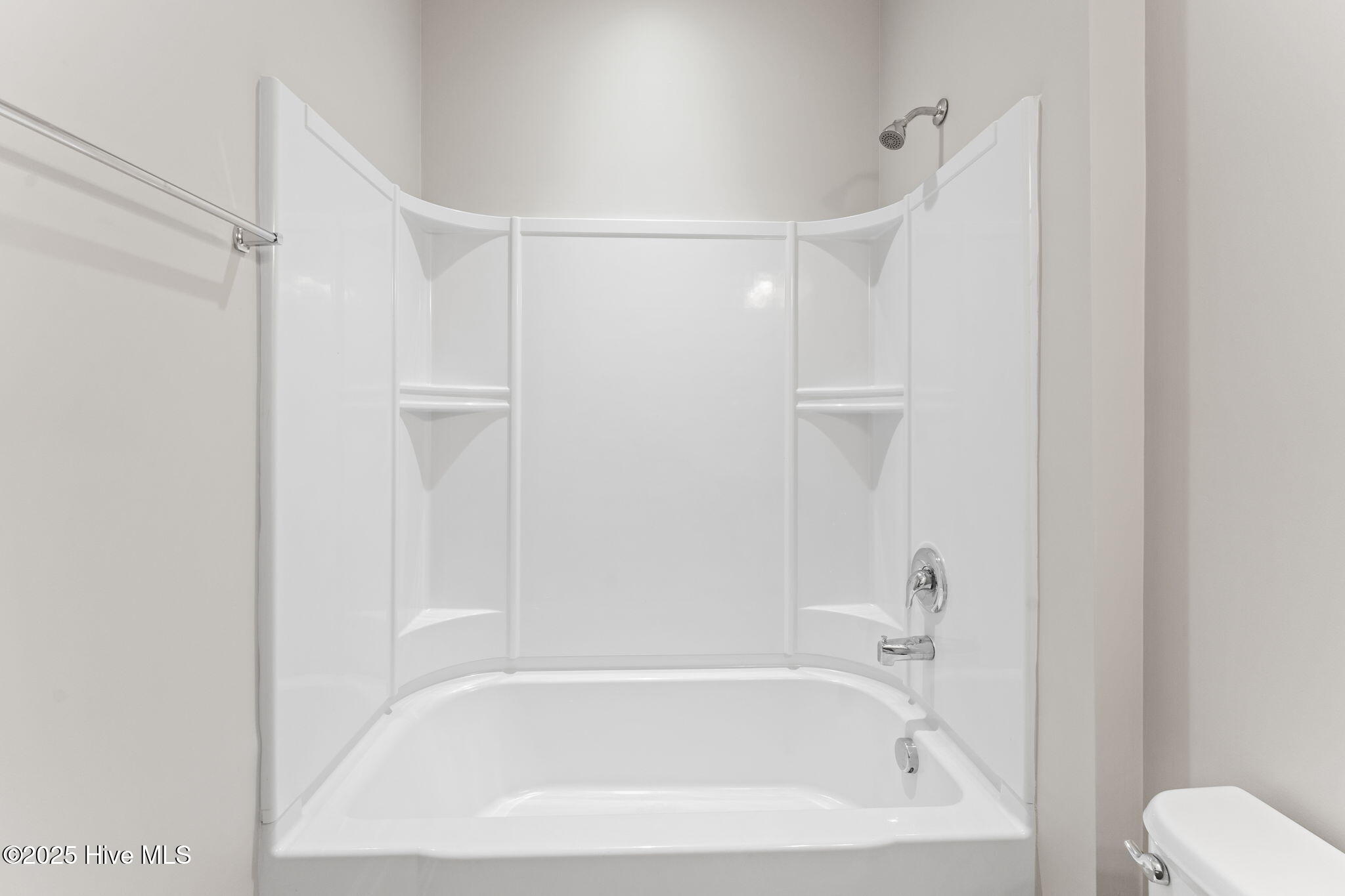 100520190 | Photo 32