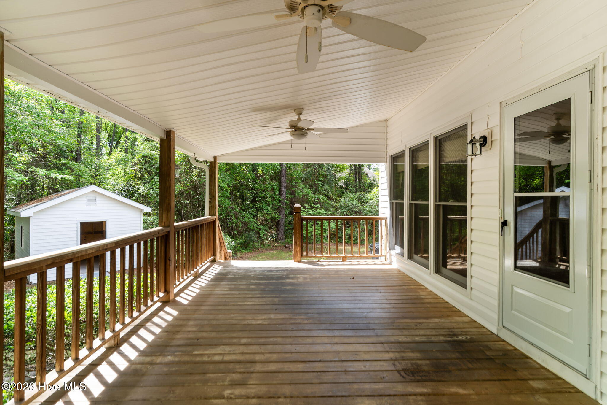 100568125 | Photo 40