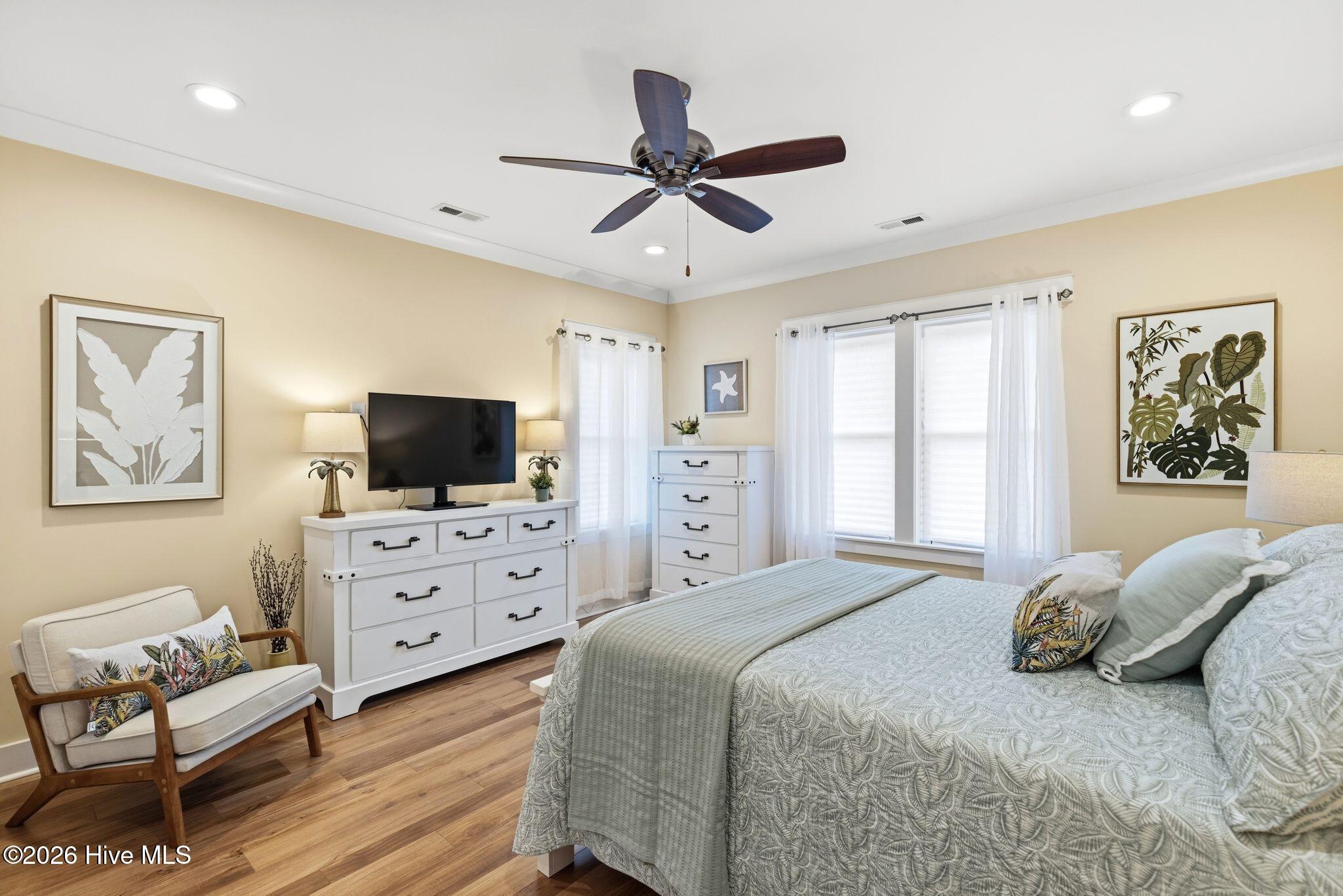 100556954 | Photo 23