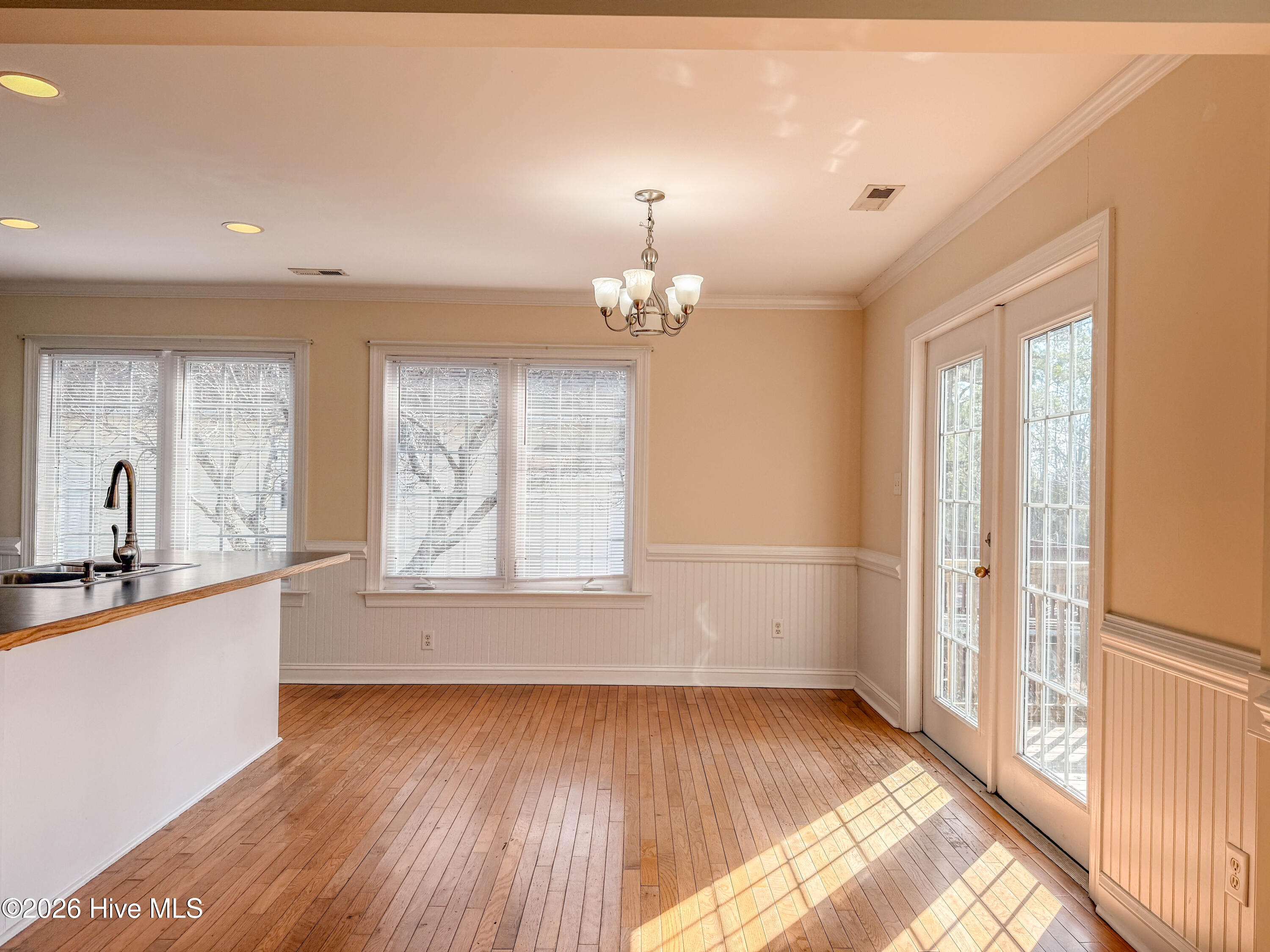 100554252 | Photo 14