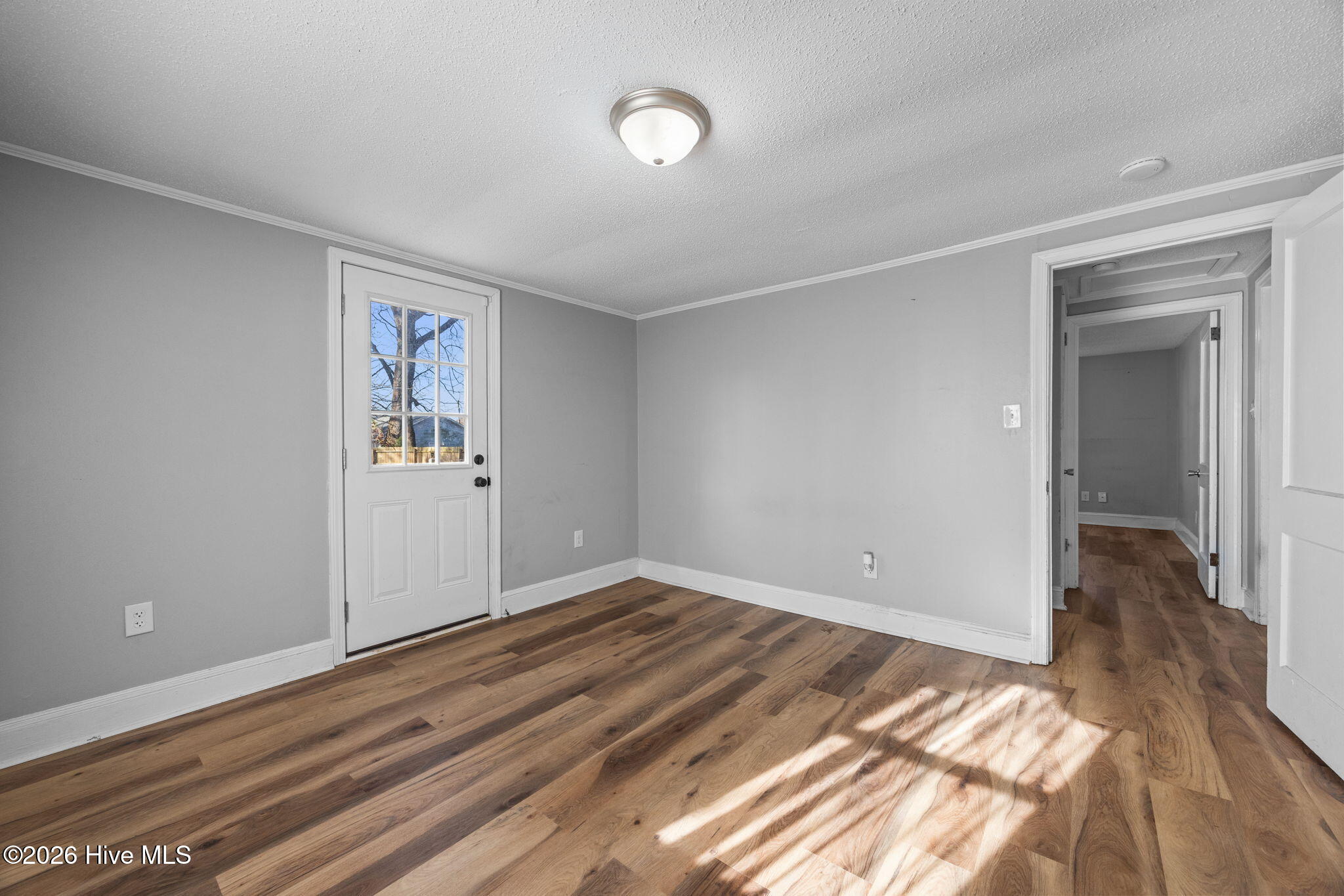 100549332 | Photo 18