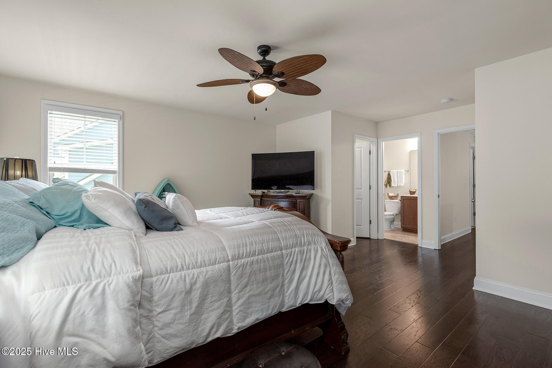 100531047 | Photo 48