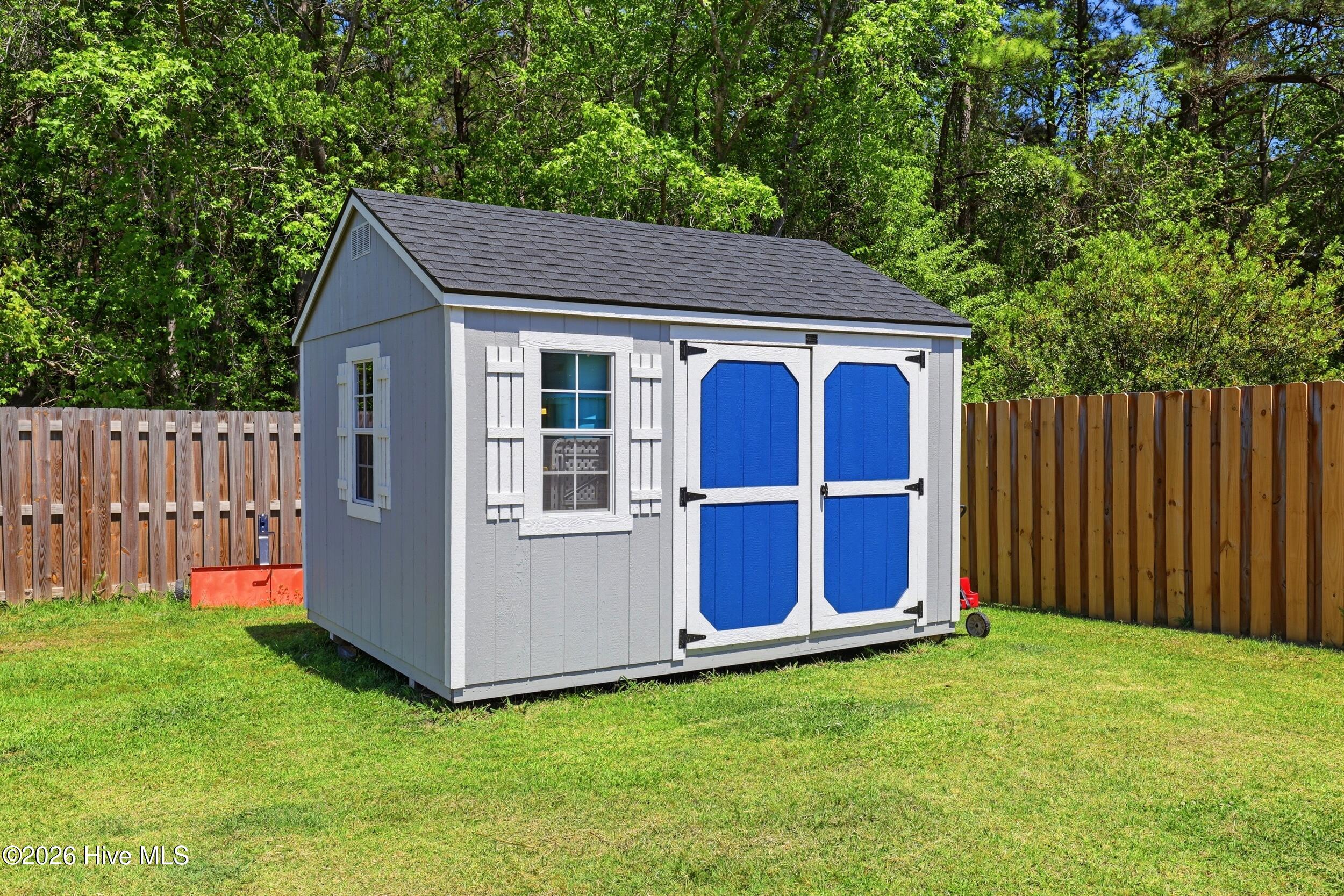 100569214 | Photo 46