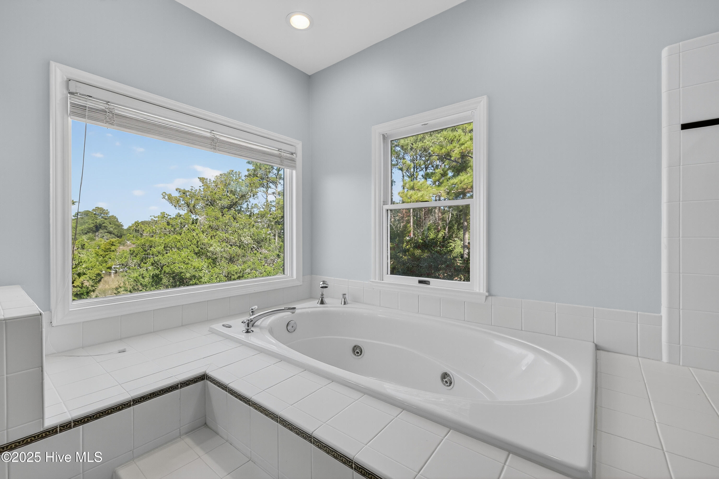 100539038 | Photo 50