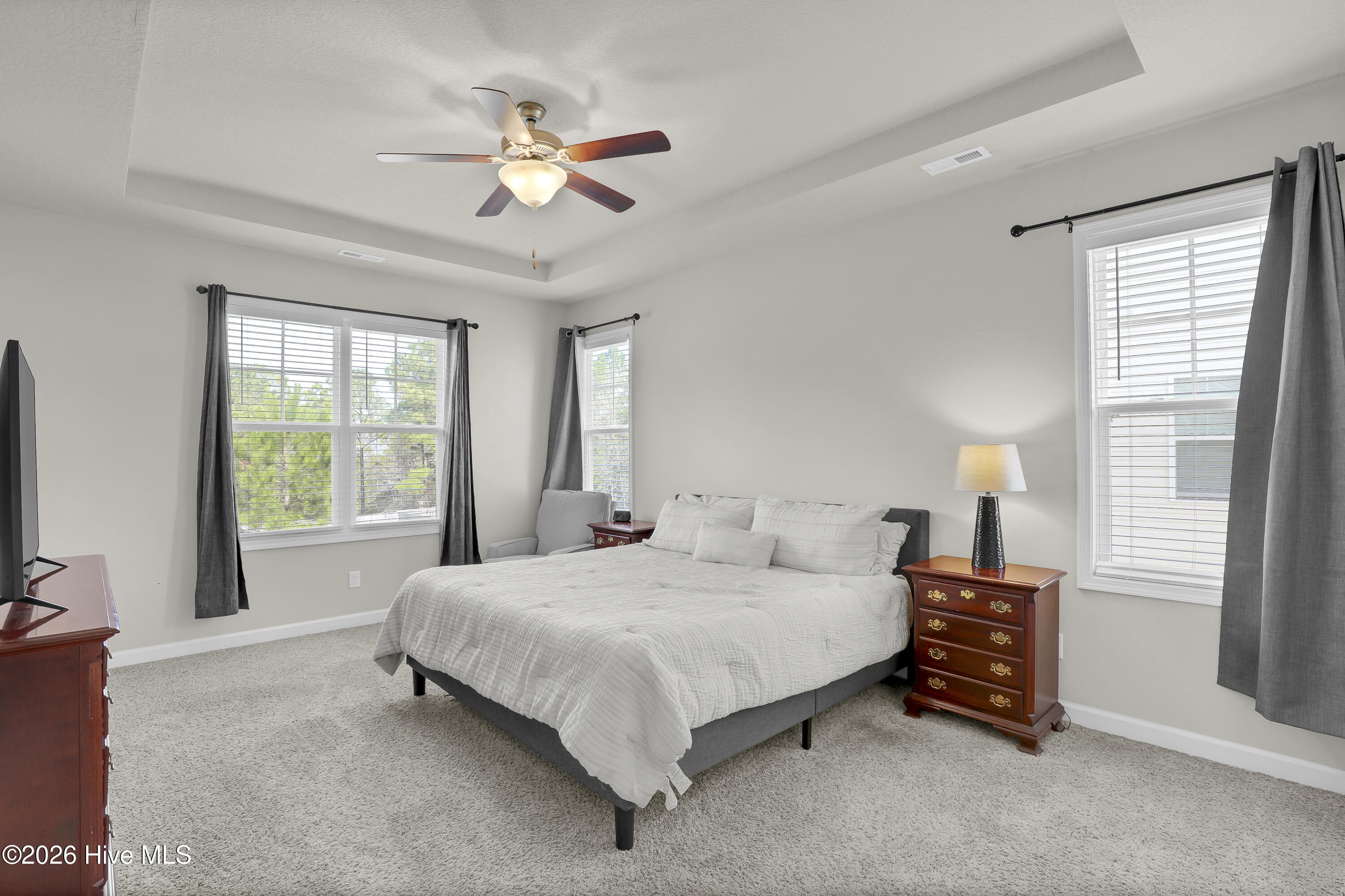 100560306 | Photo 15