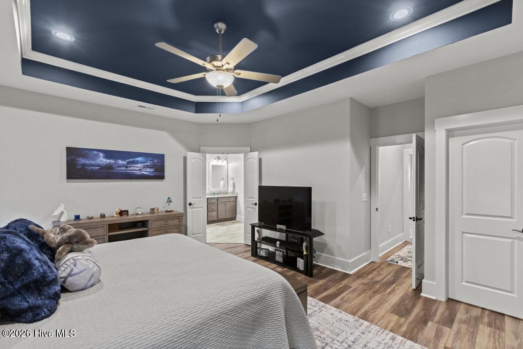 100569844 | Photo 34