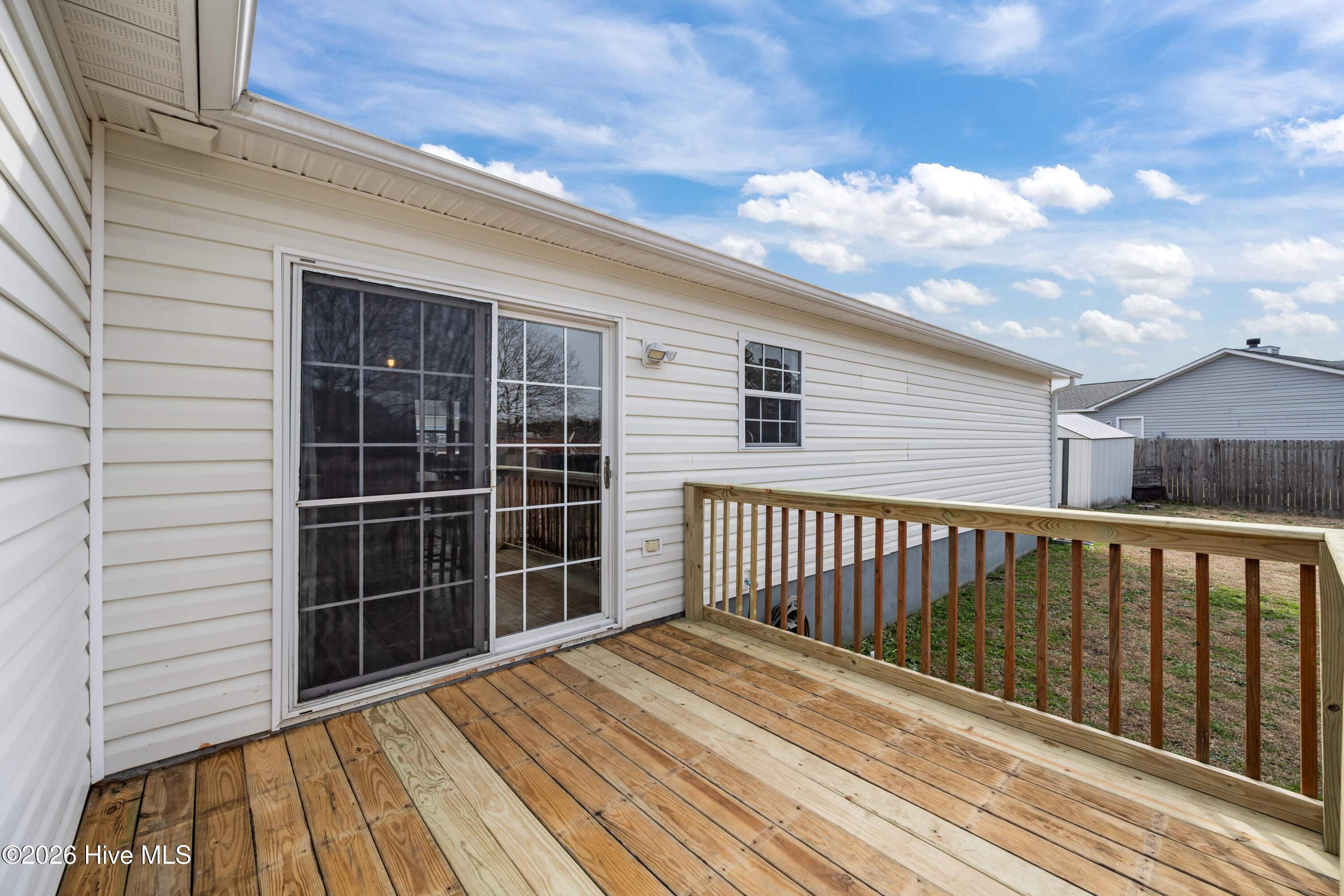 100556999 | Photo 39