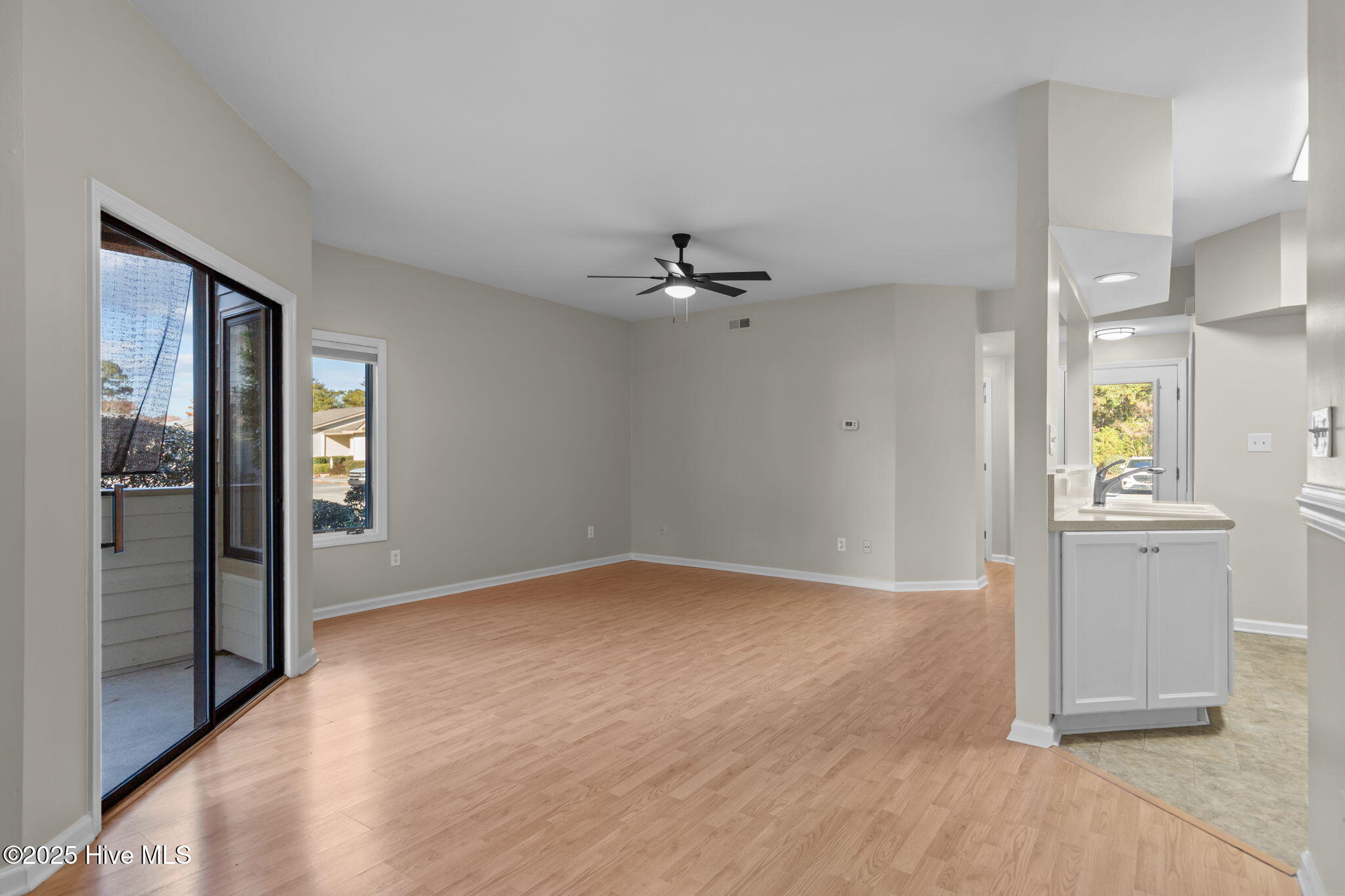 100539656 | Photo 25