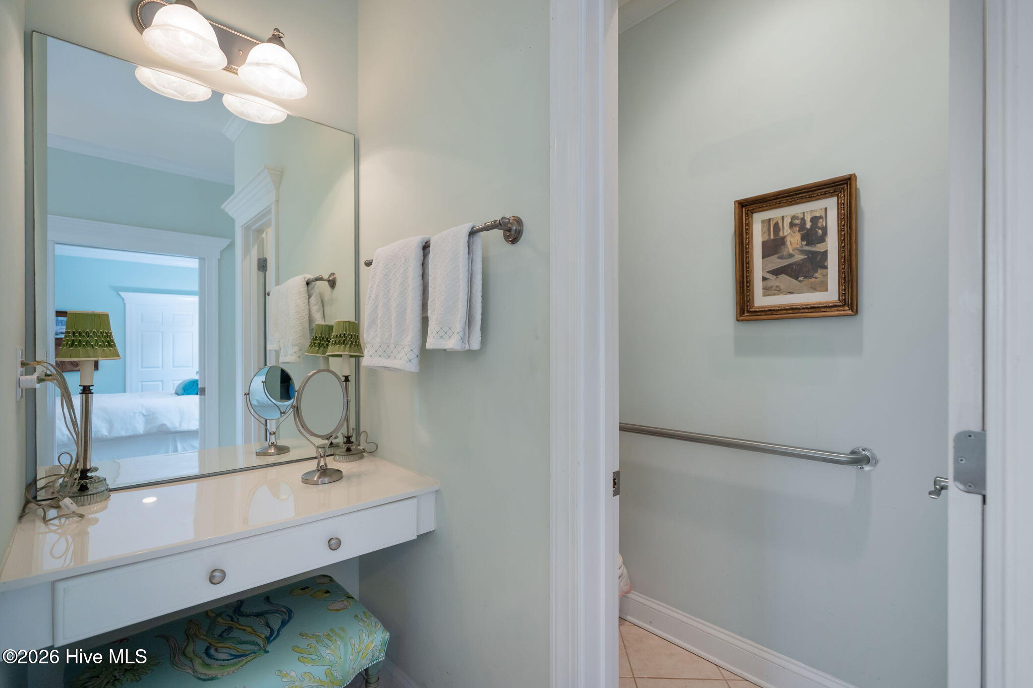 100560775 | Photo 30