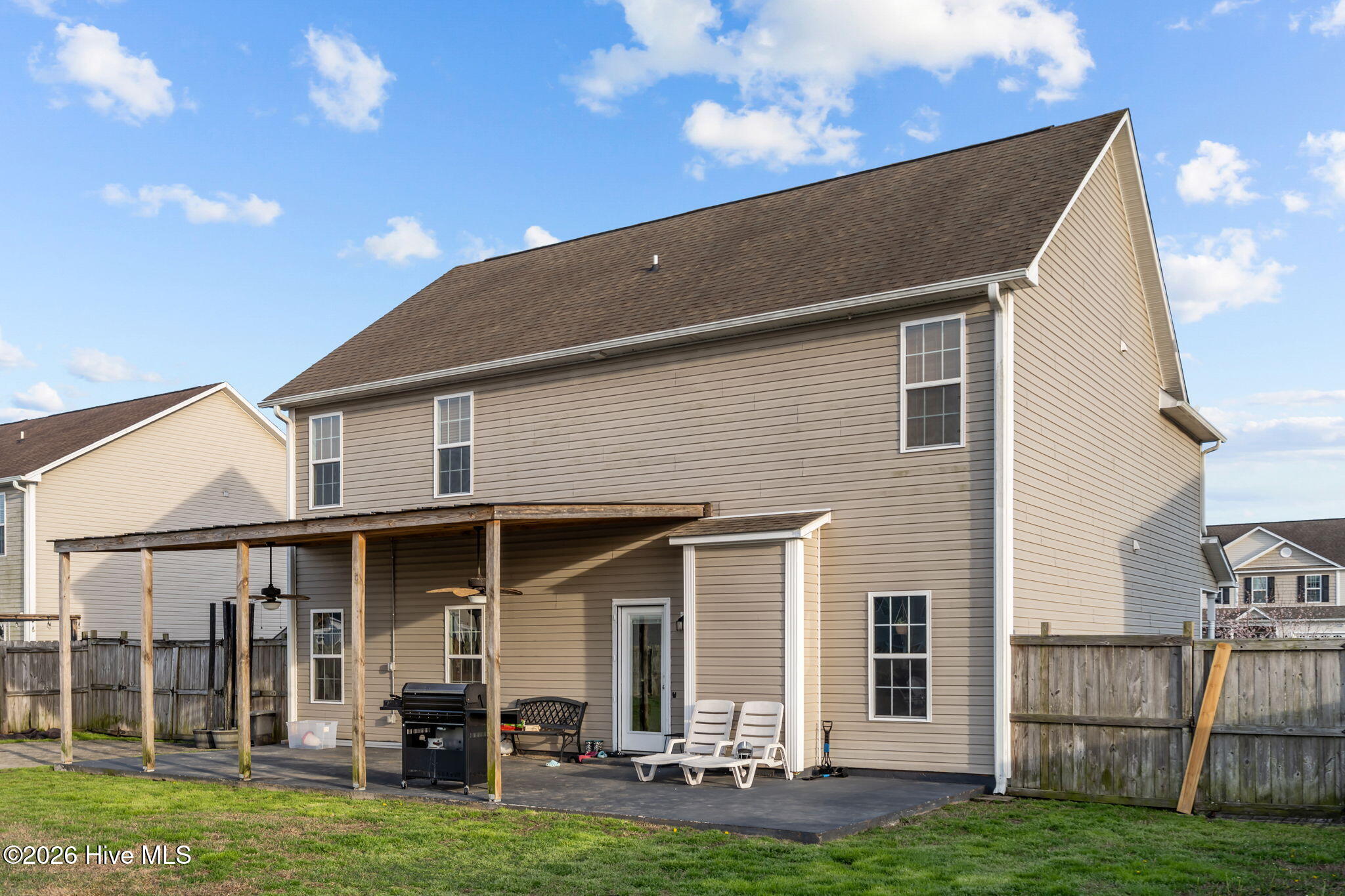 100560340 | Photo 39