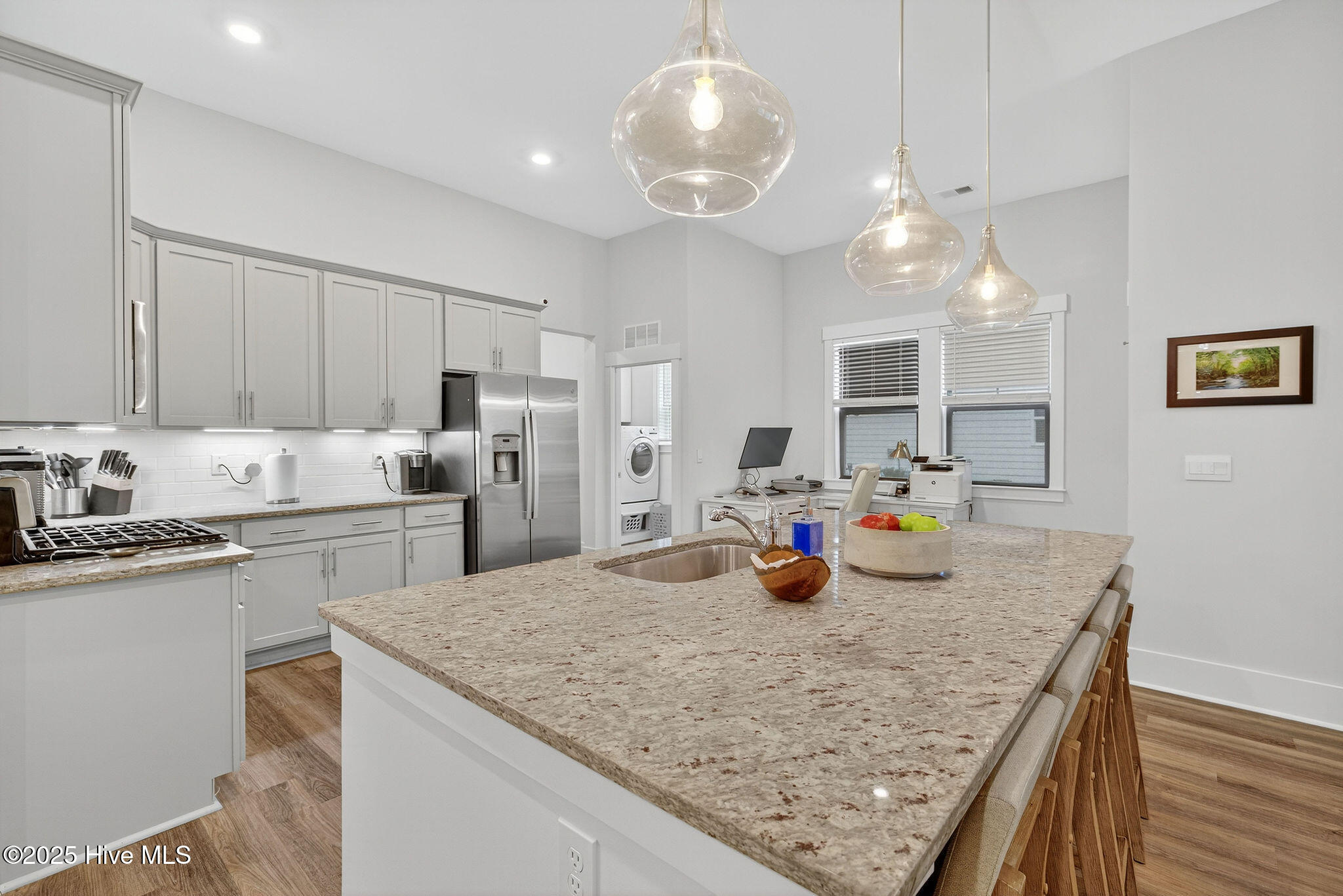 100537868 | Photo 10