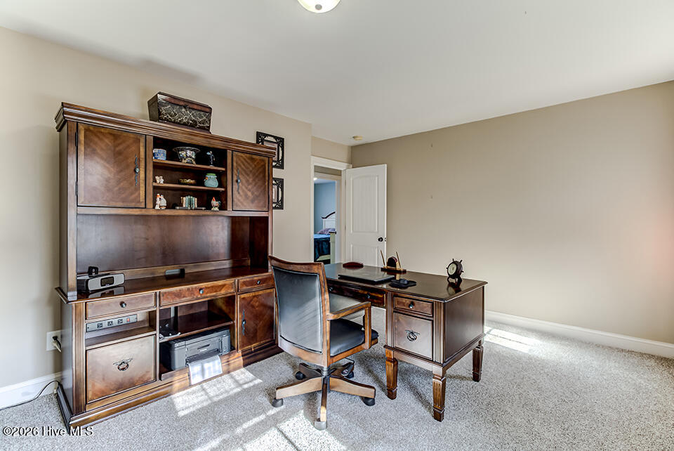 100548906 | Photo 35