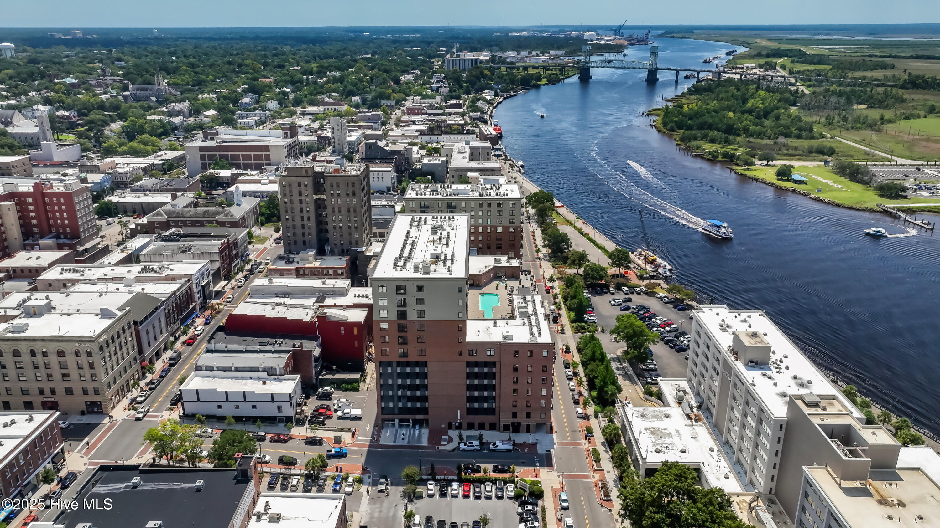 100526322 | Photo 88