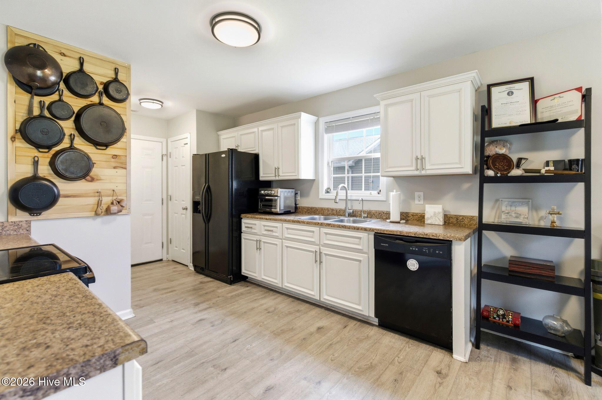 100563637 | Photo 15