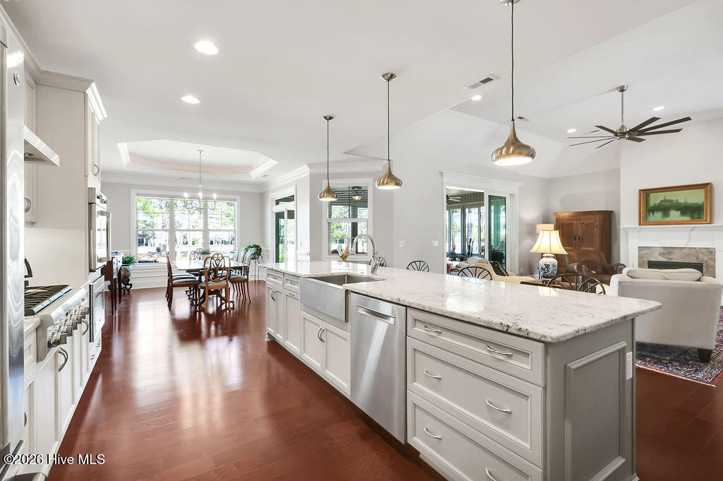 100554017 | Photo 14