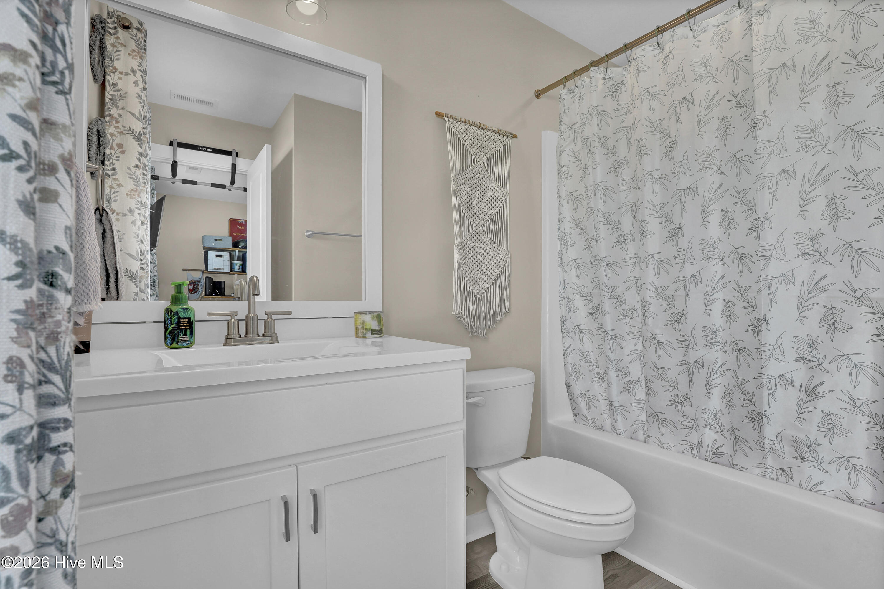 100556356 | Photo 25