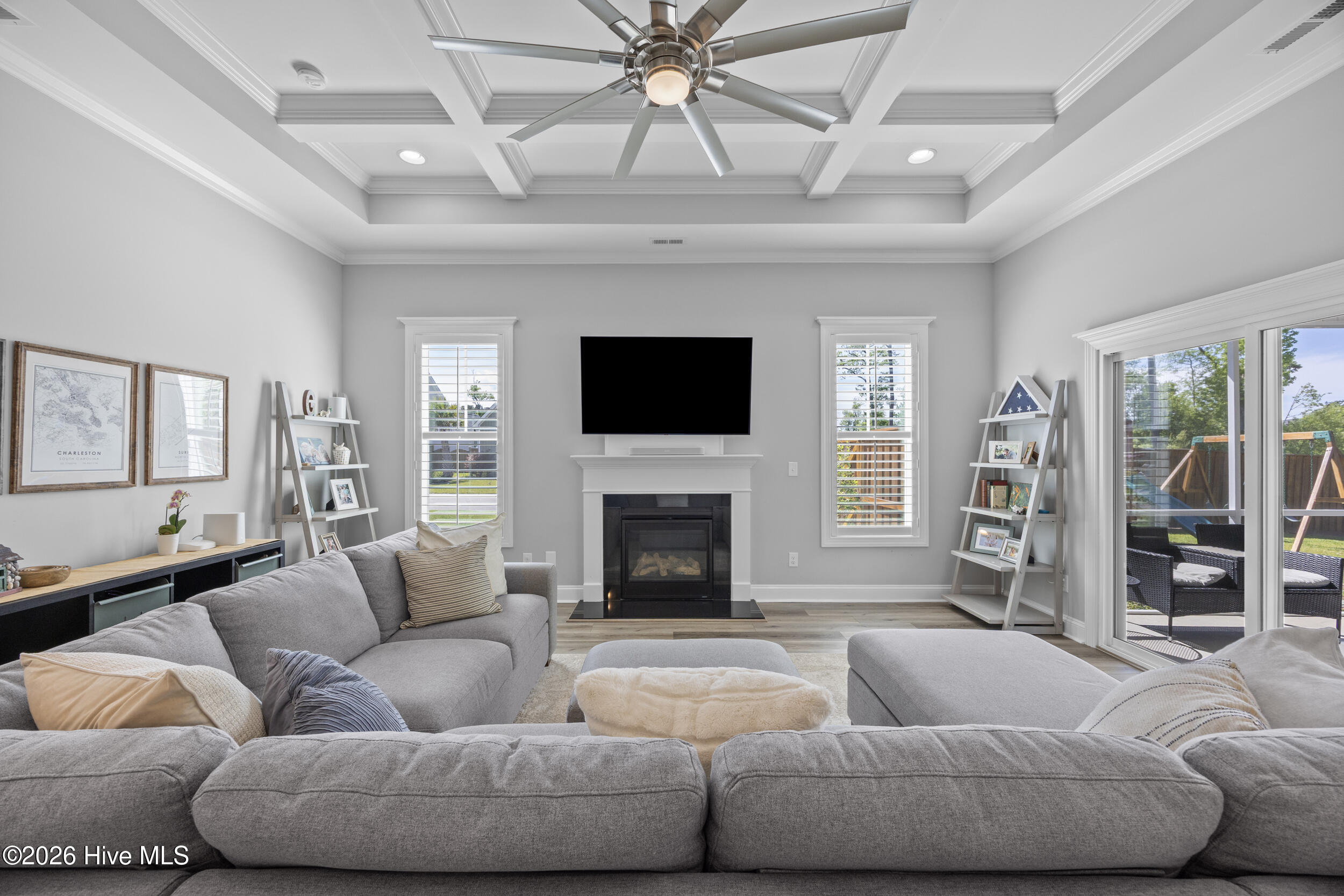 100570298 | Photo 10