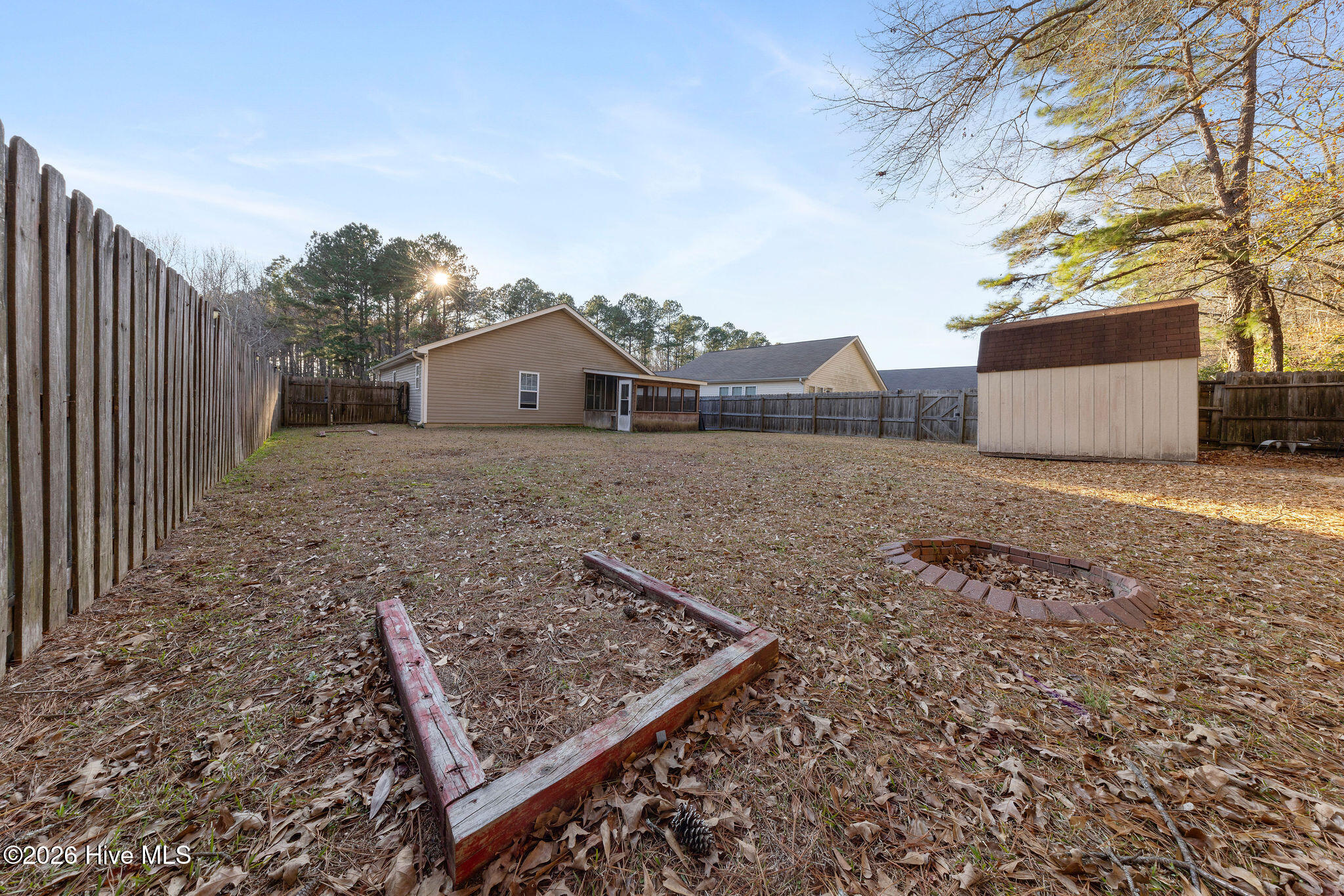 100548212 | Photo 26