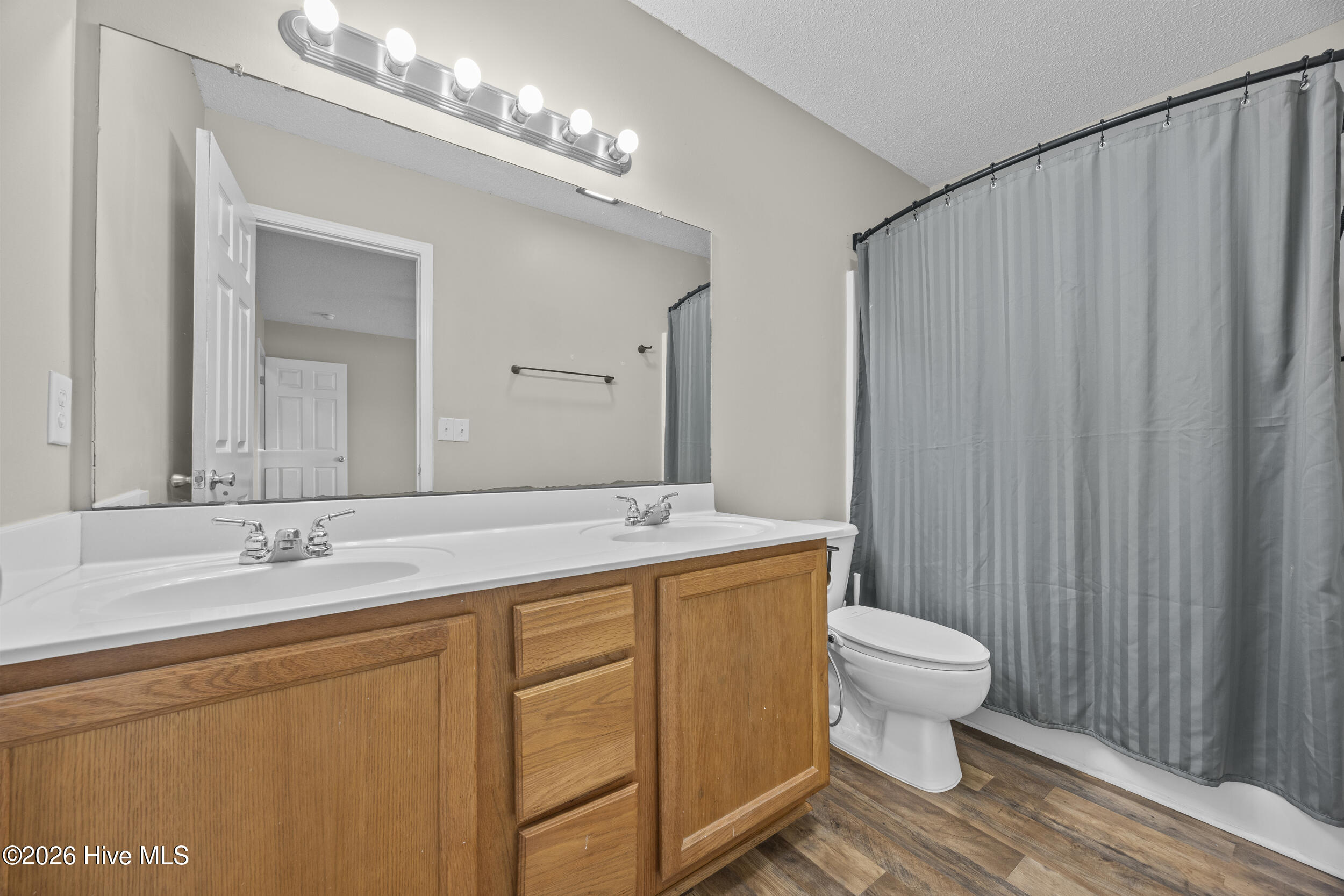 100564039 | Photo 19