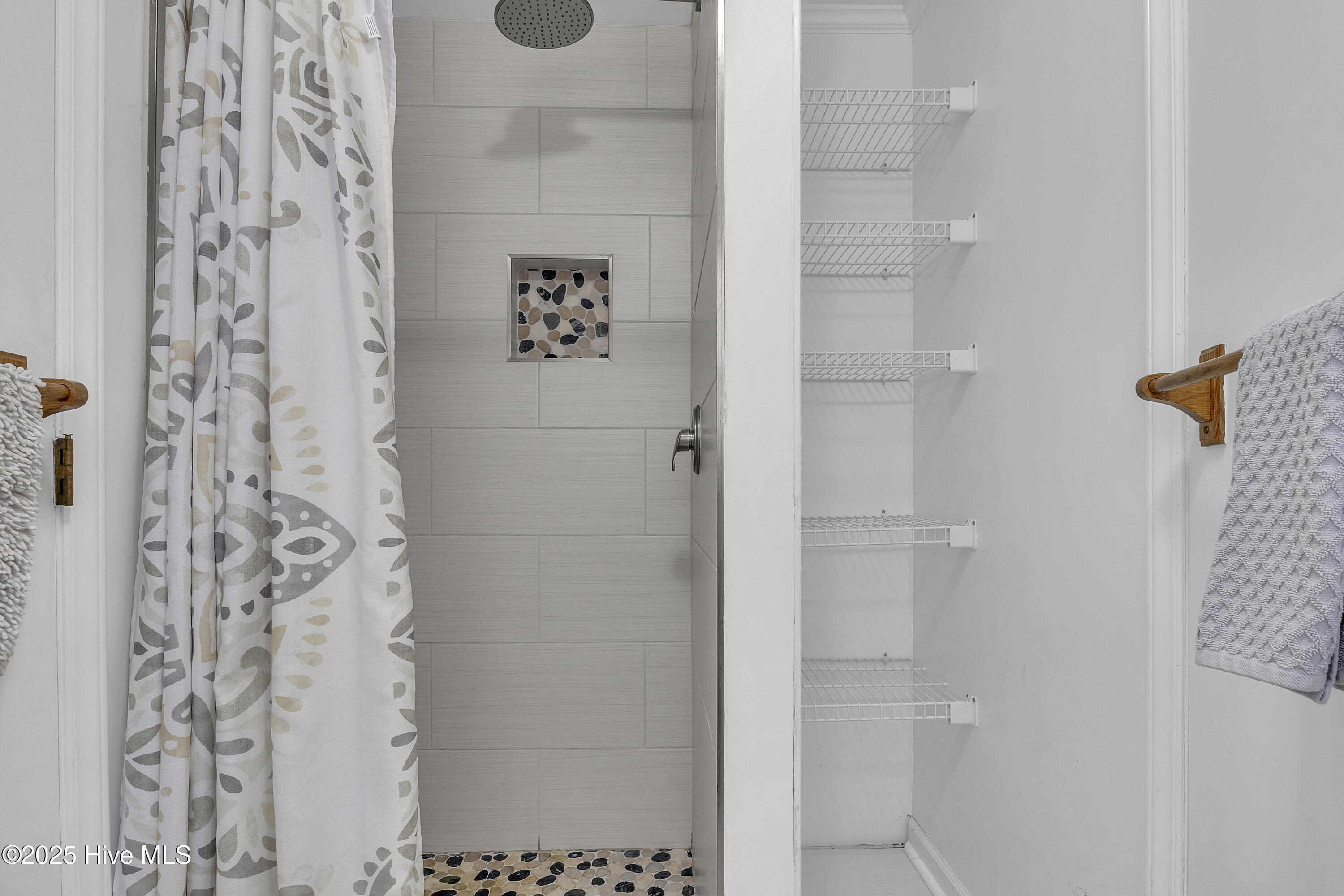 100545312 | Photo 31