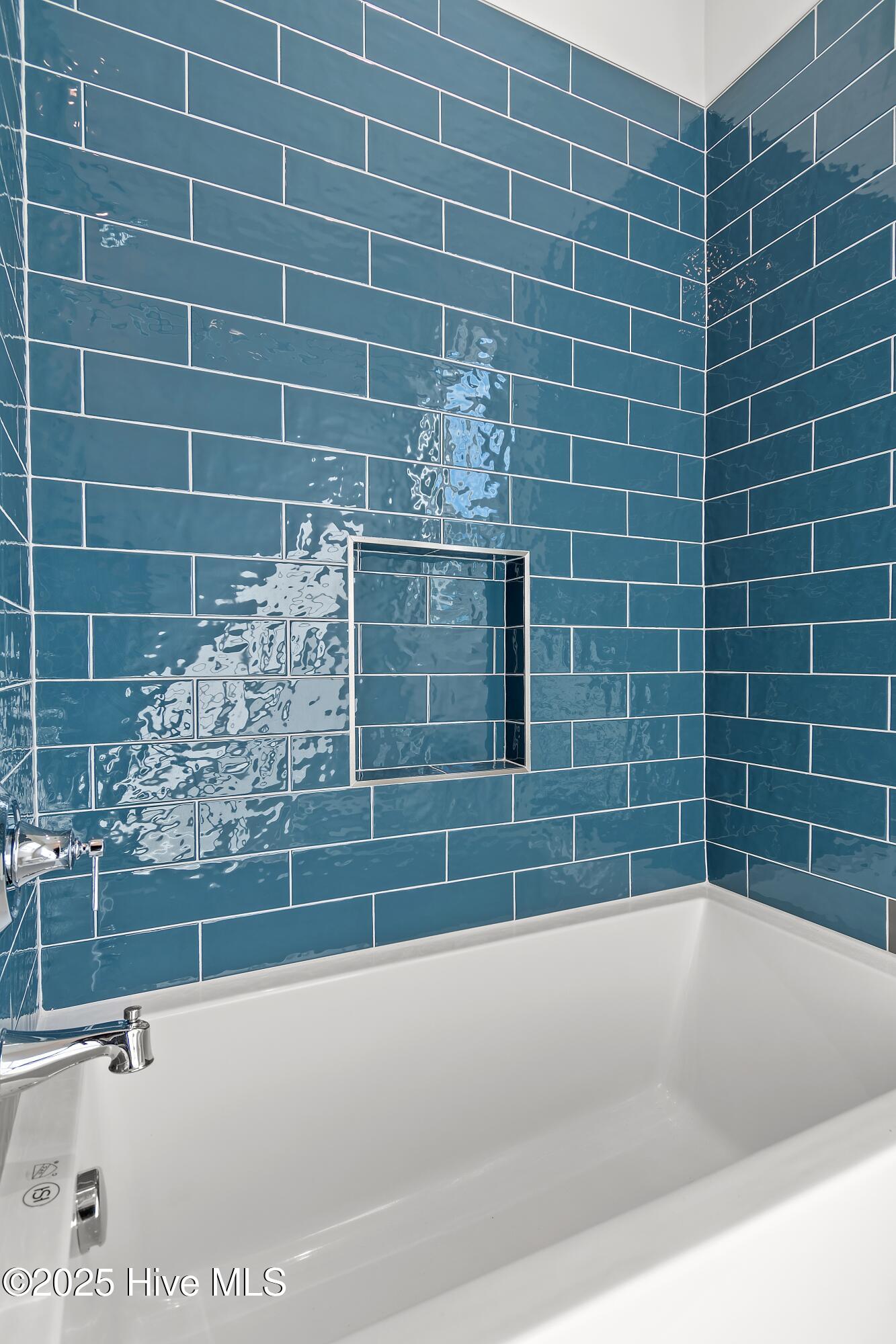 100492285 | Photo 19