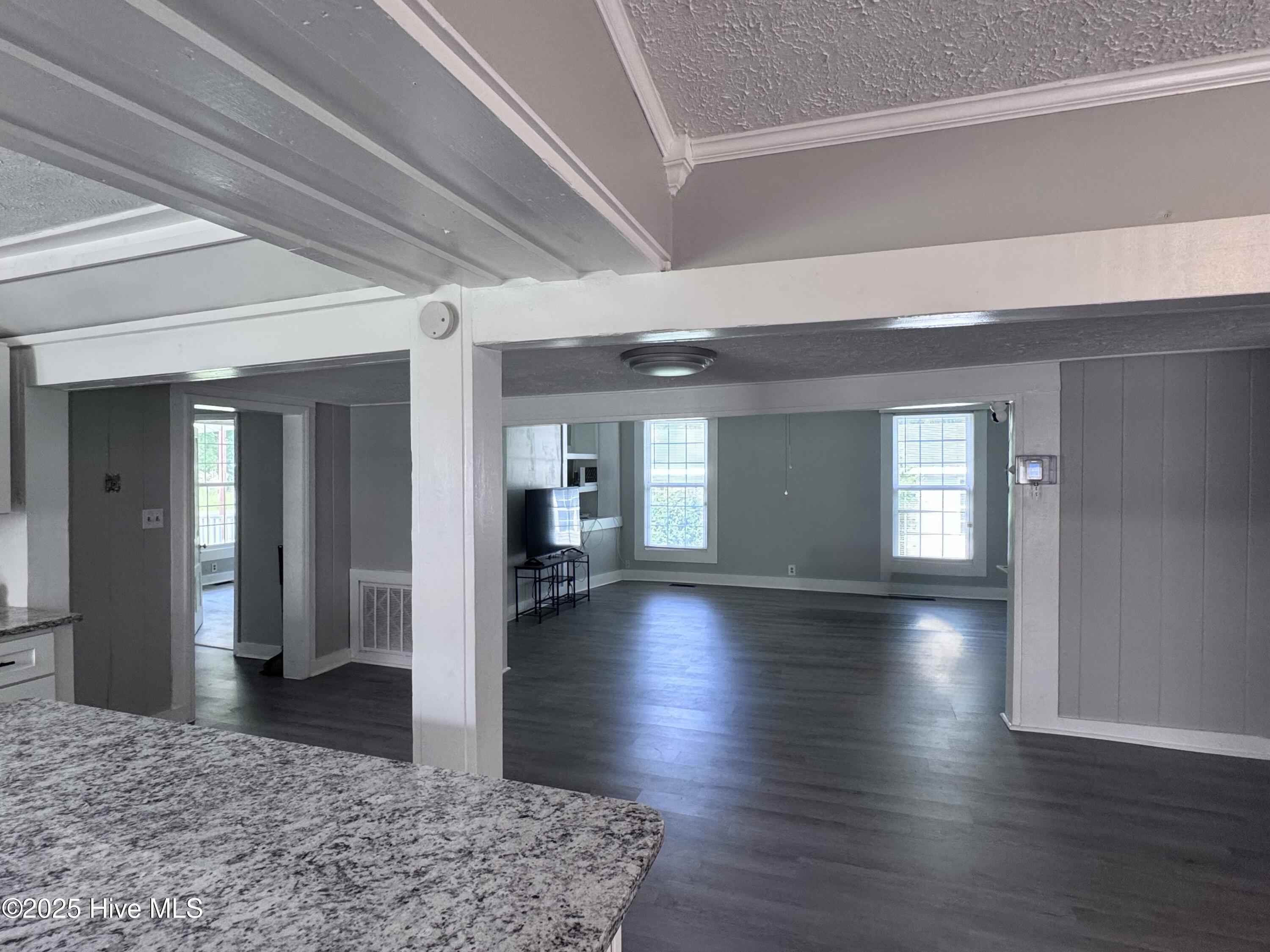 100555801 | Photo 16