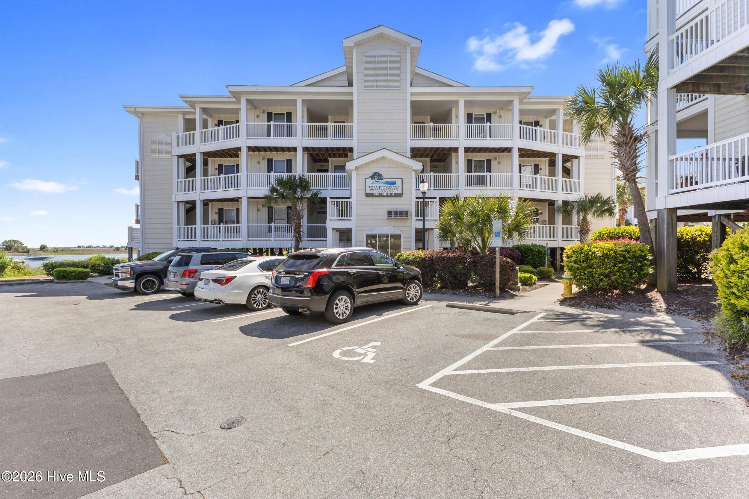 100570147 | Photo 37