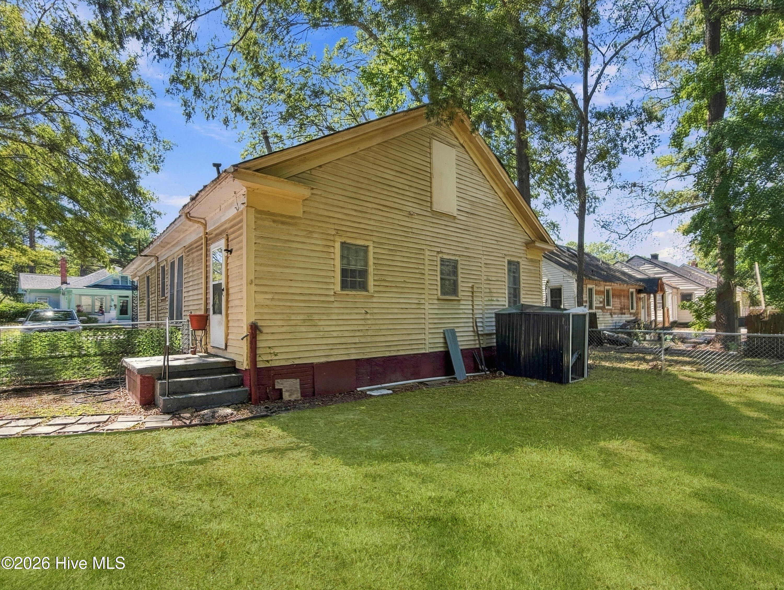 Exterior photo of 411 Raleigh Road Parkway N, Wilson, NC 27893. MLS: 100603130