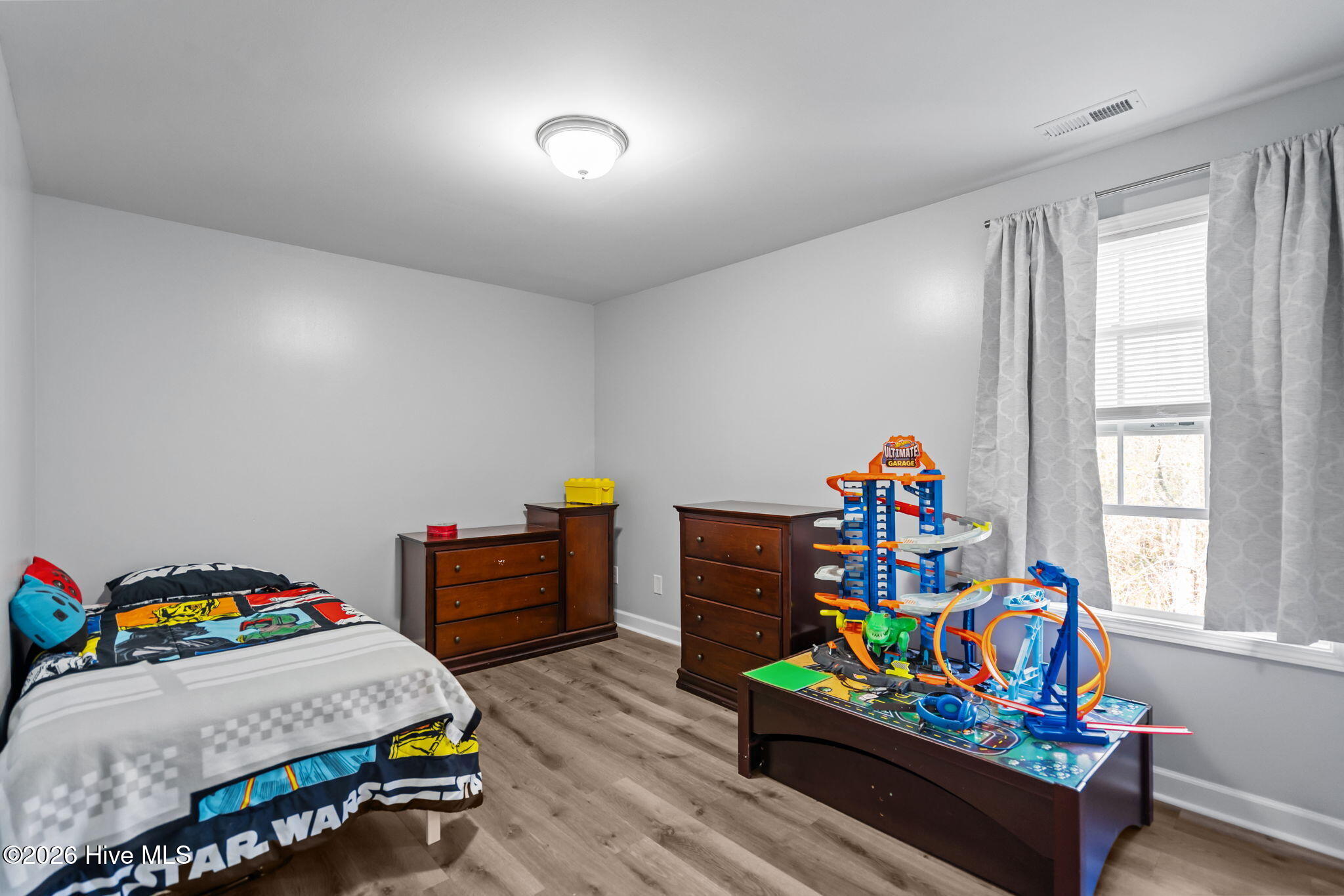 100561090 | Photo 29