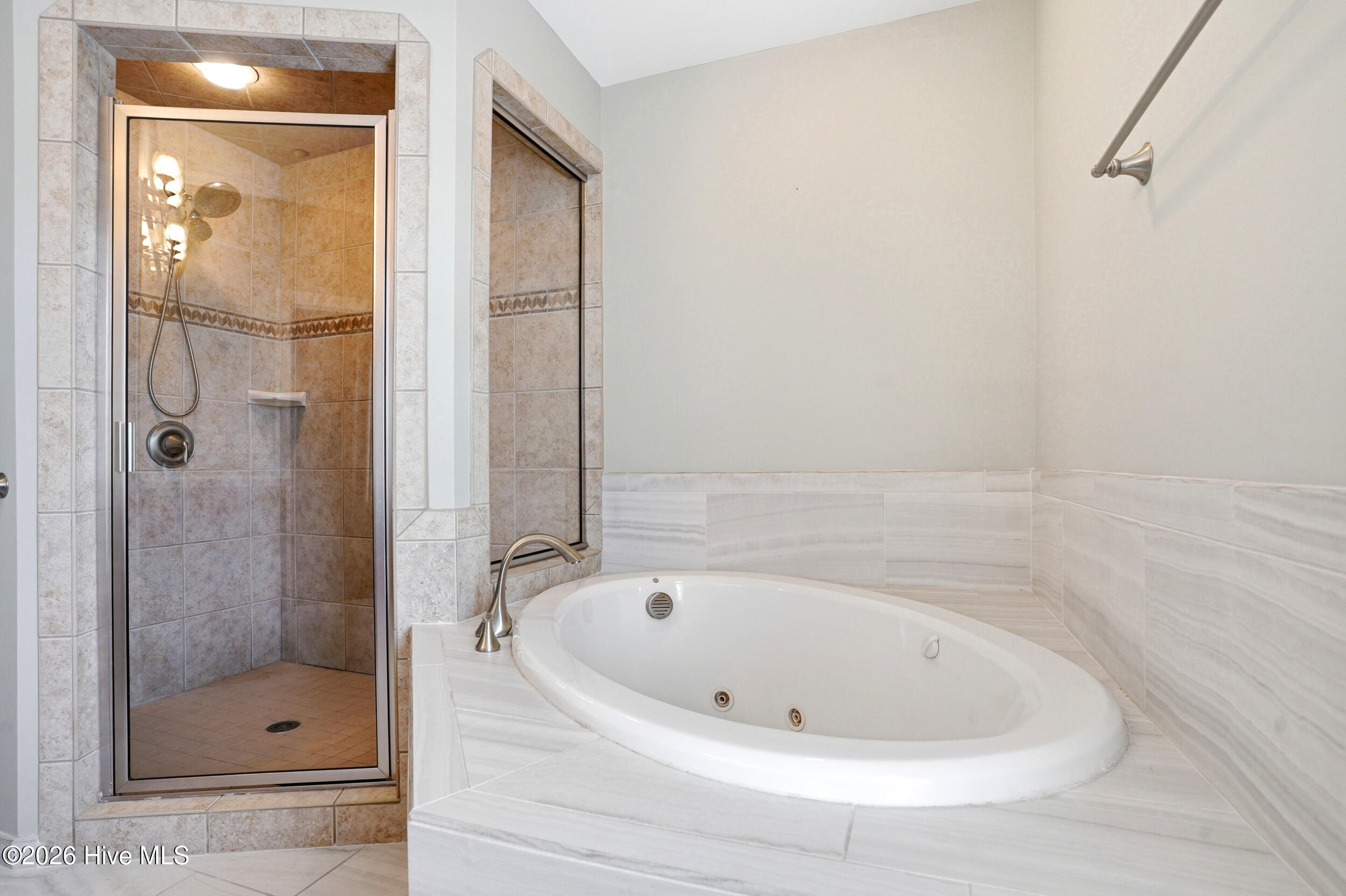 100570172 | Photo 21