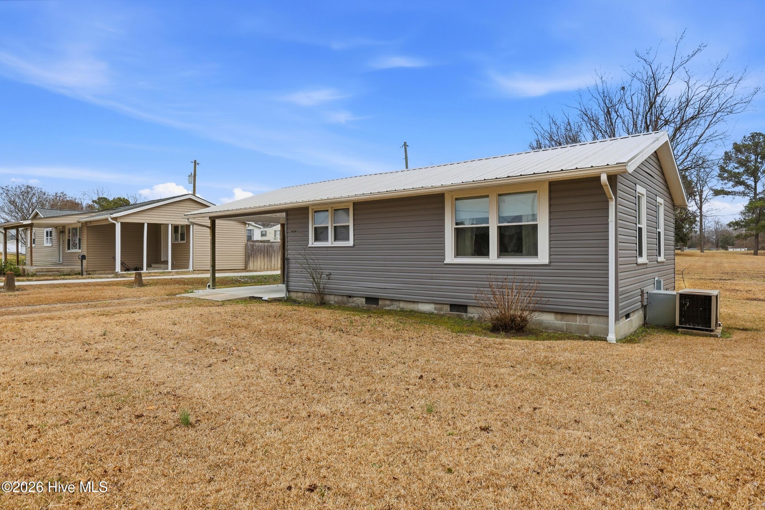 100561311 | Photo 52