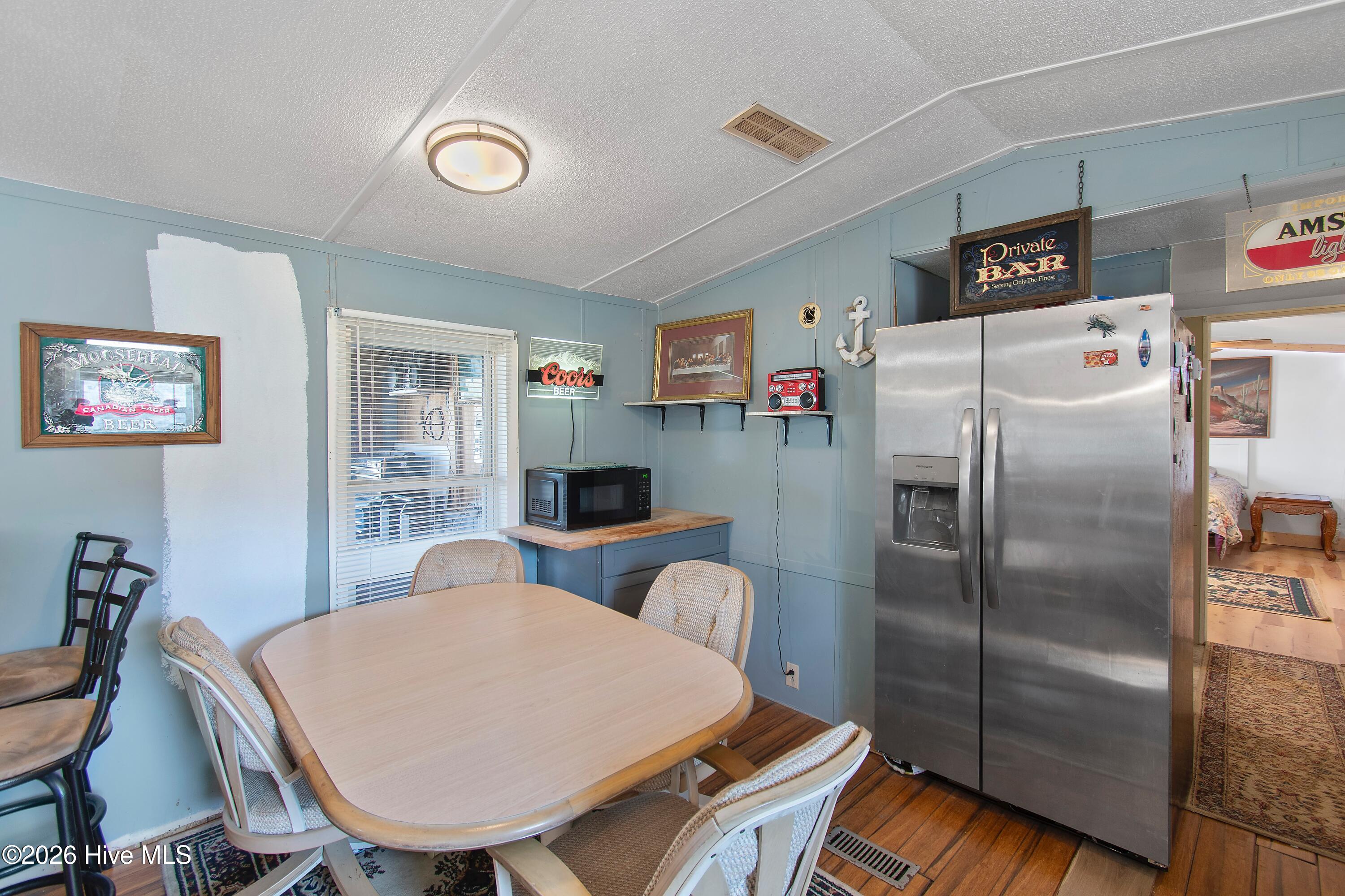 100553824 | Photo 19