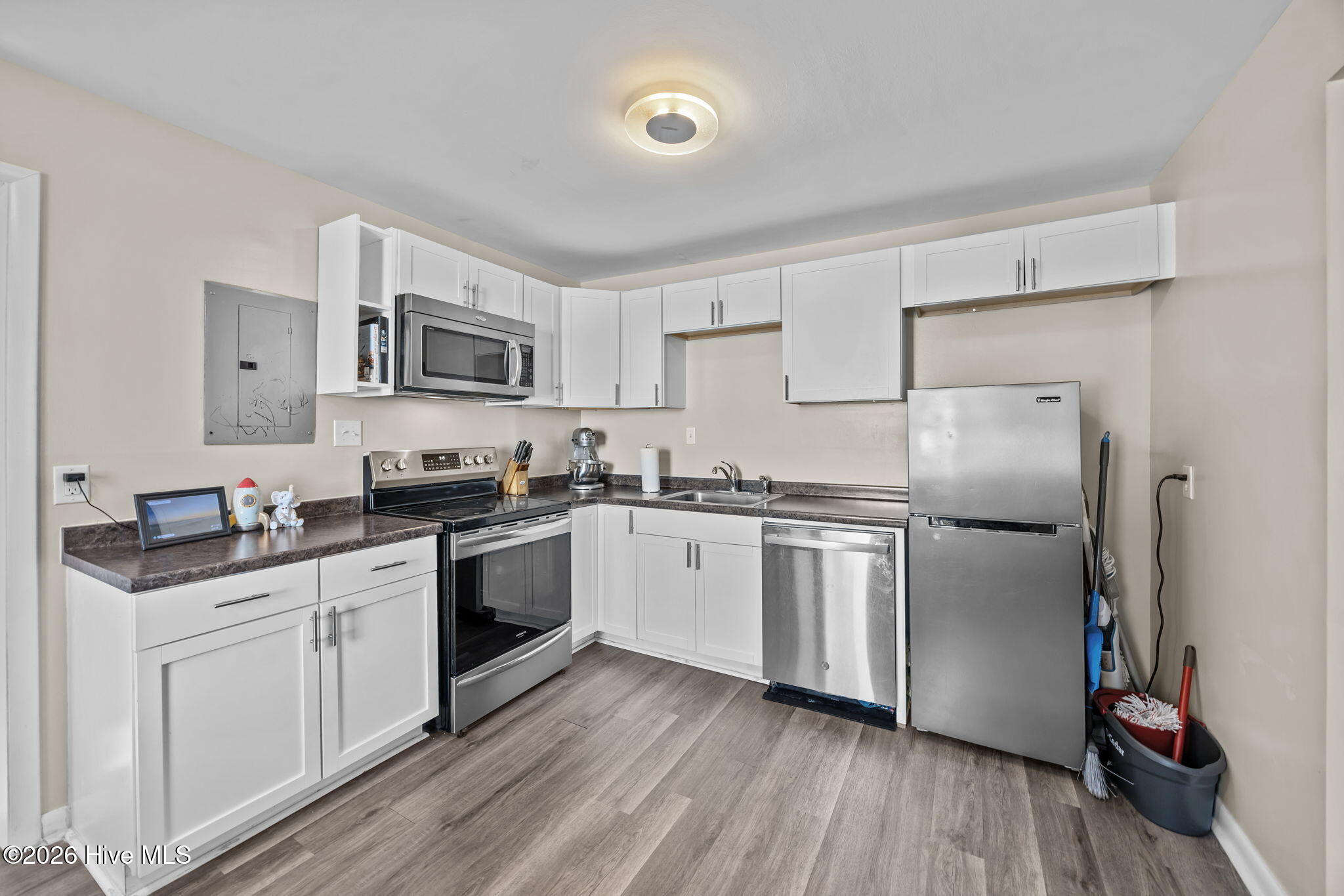 100555911 | Photo 16