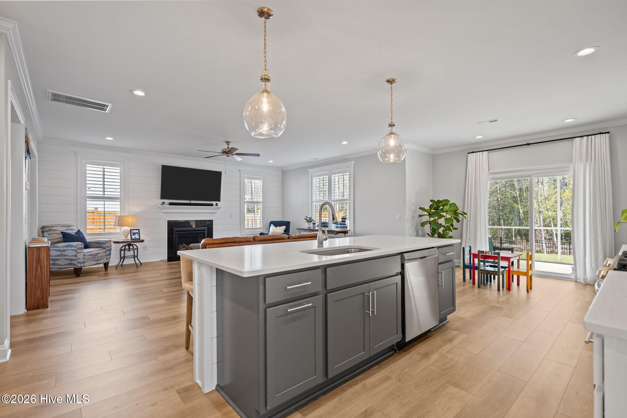 100562064 | Photo 20