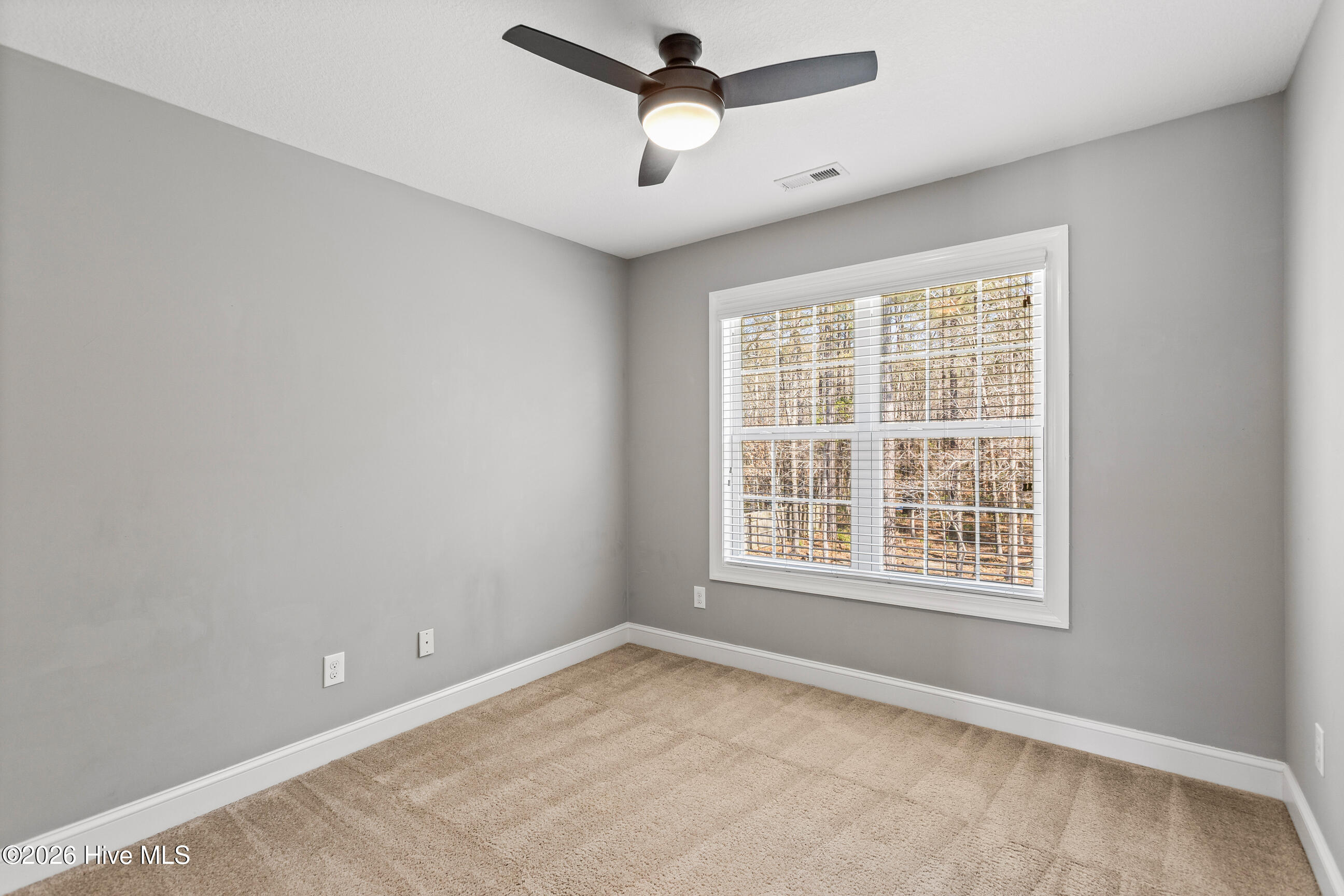 100561701 | Photo 35