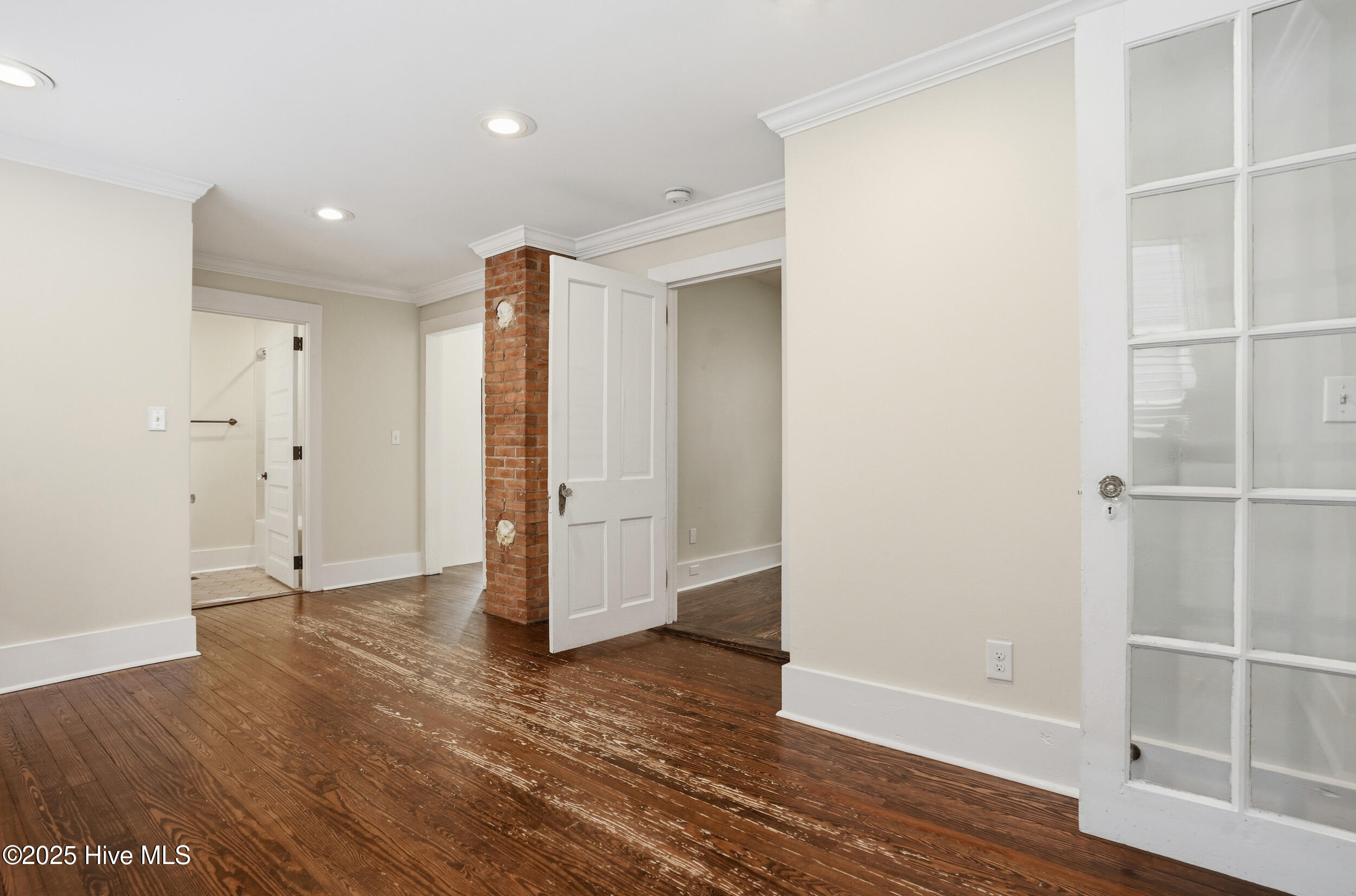 100542379 | Photo 16