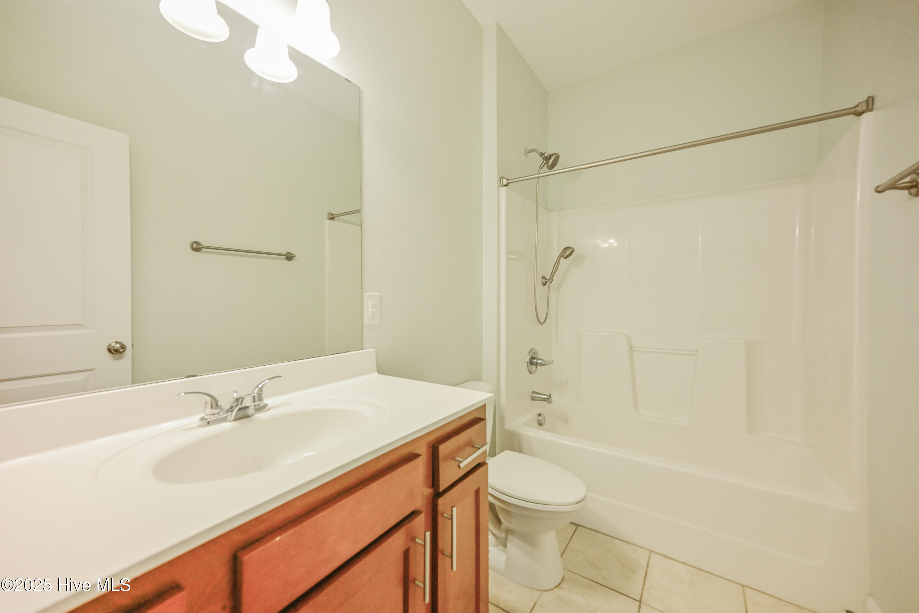 100523770 | Photo 35