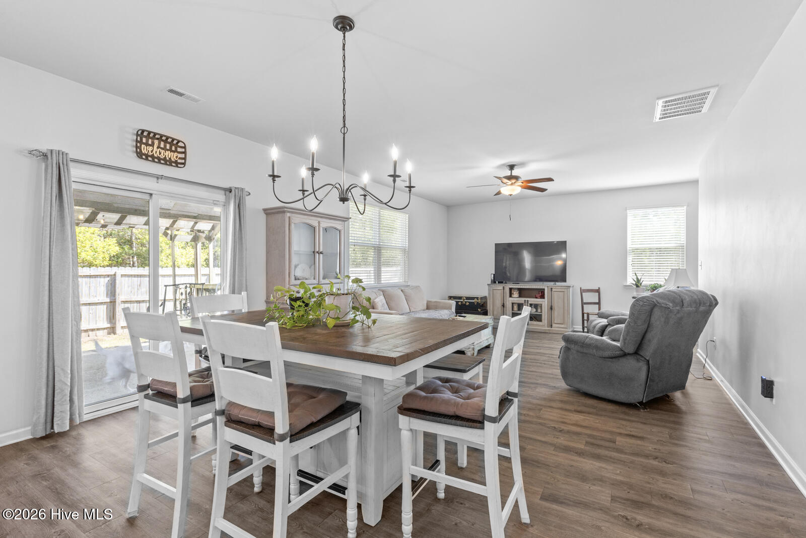 100566319 | Photo 15