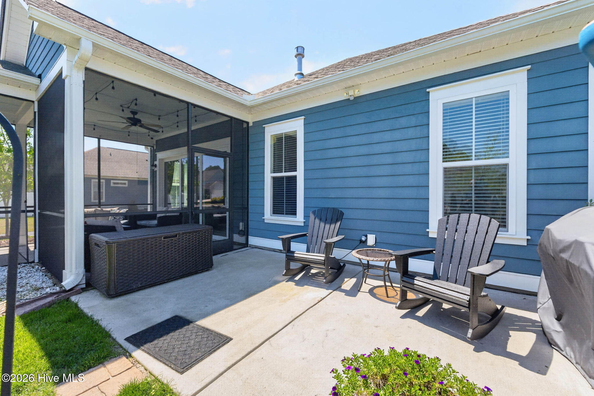 100567275 | Photo 51