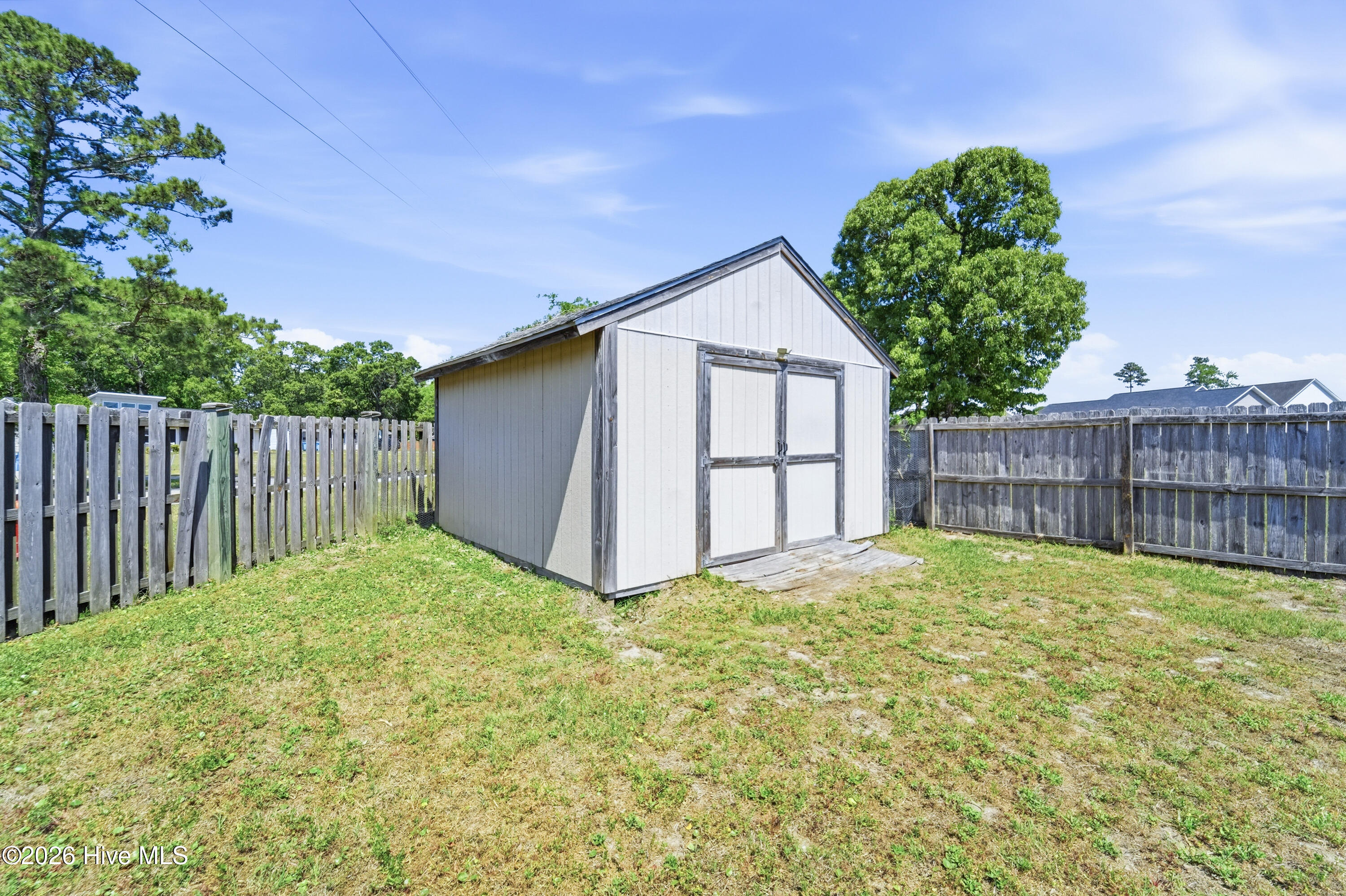 100568349 | Photo 19