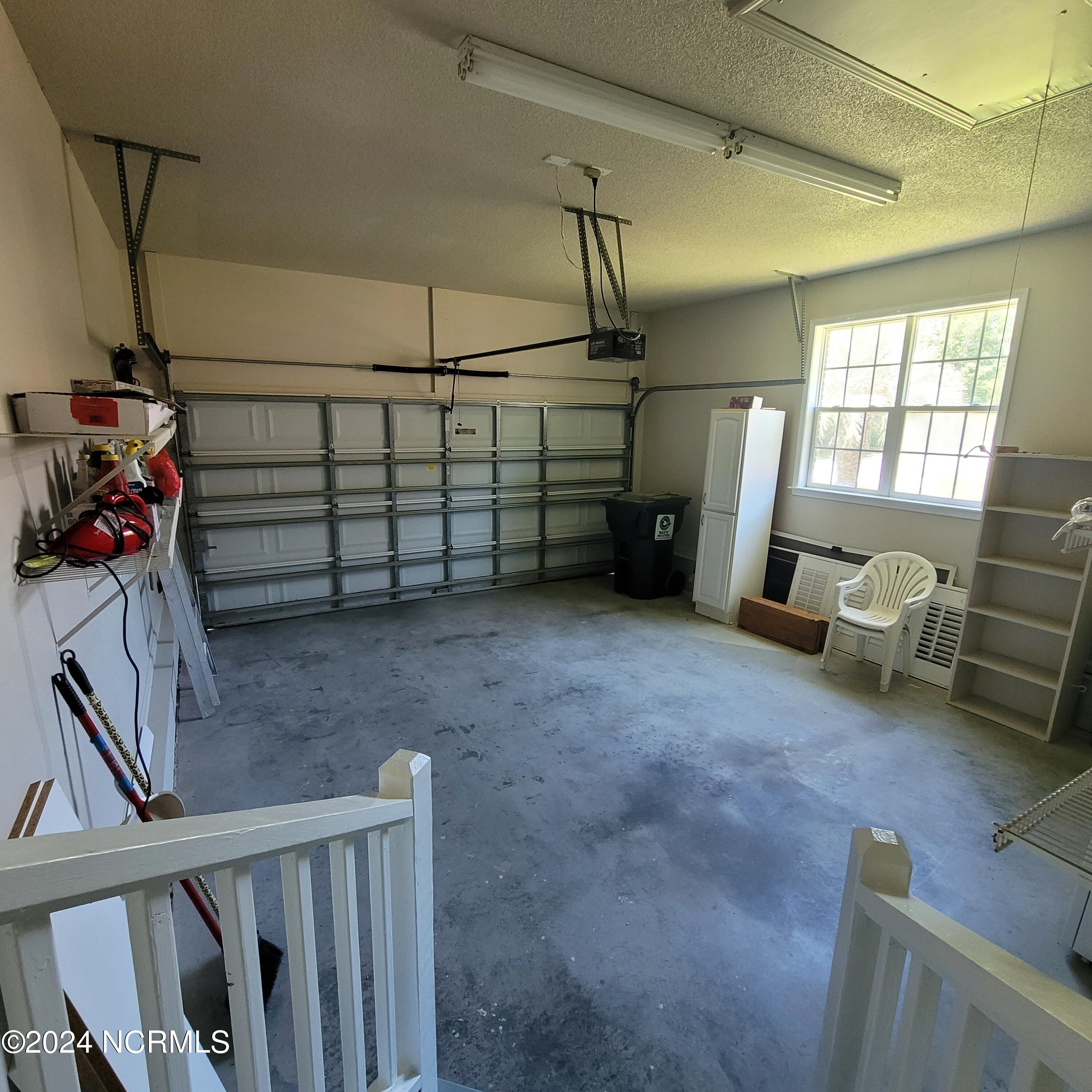 100544715 | Photo 36