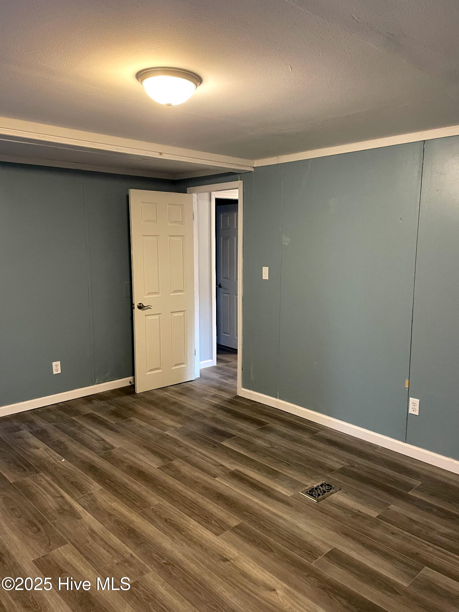 100540035 | Photo 41