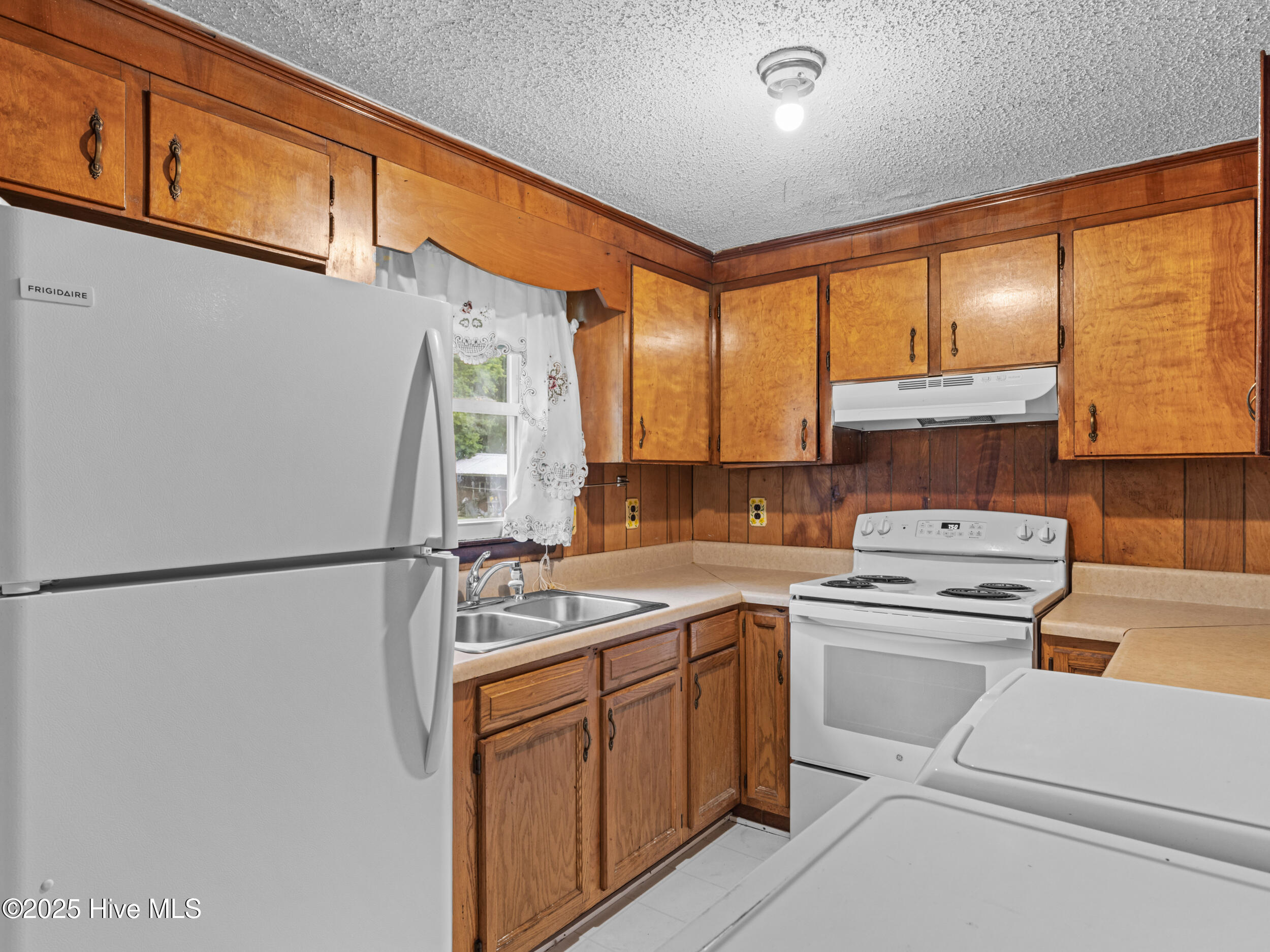 100524273 | Photo 19