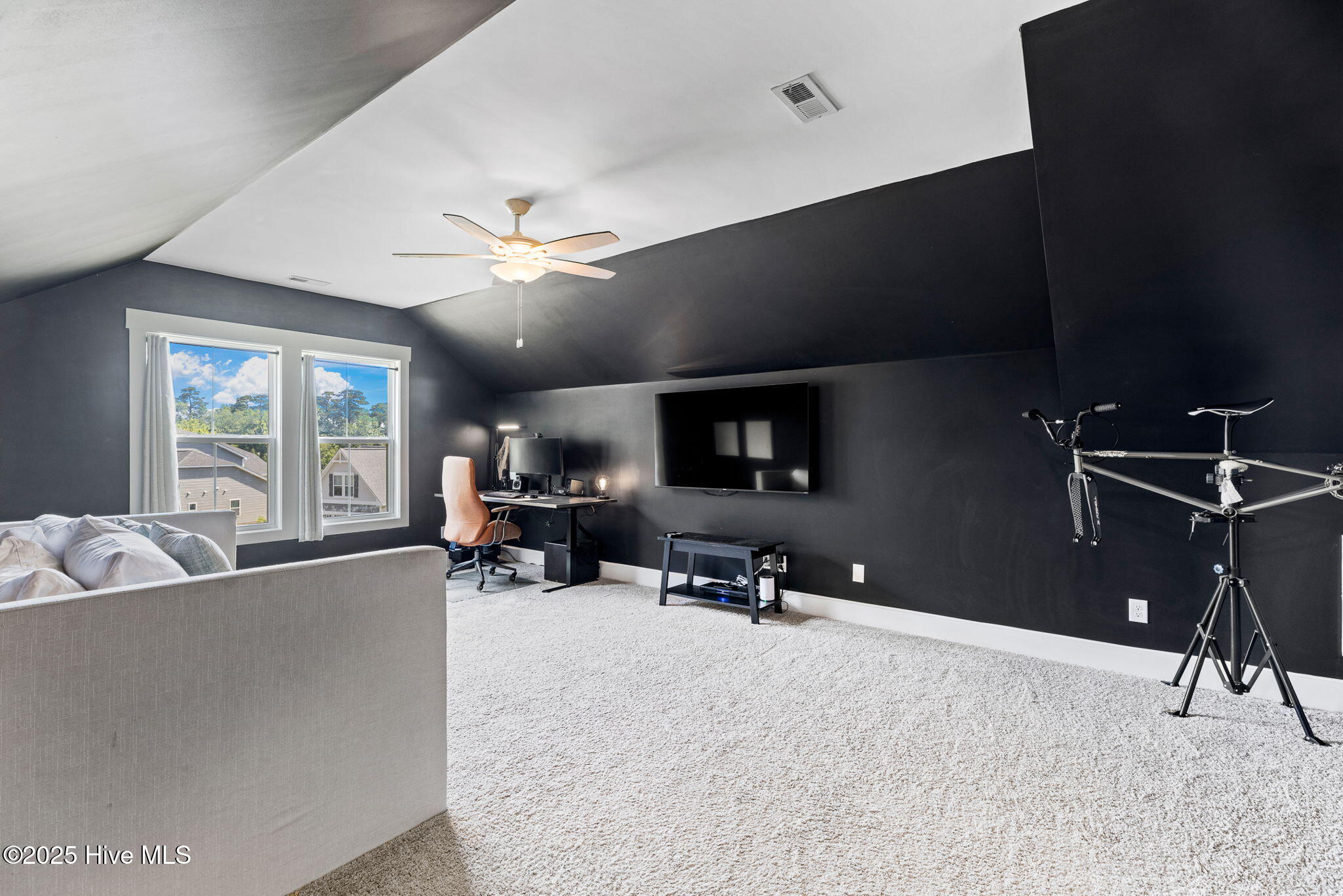 100547304 | Photo 44