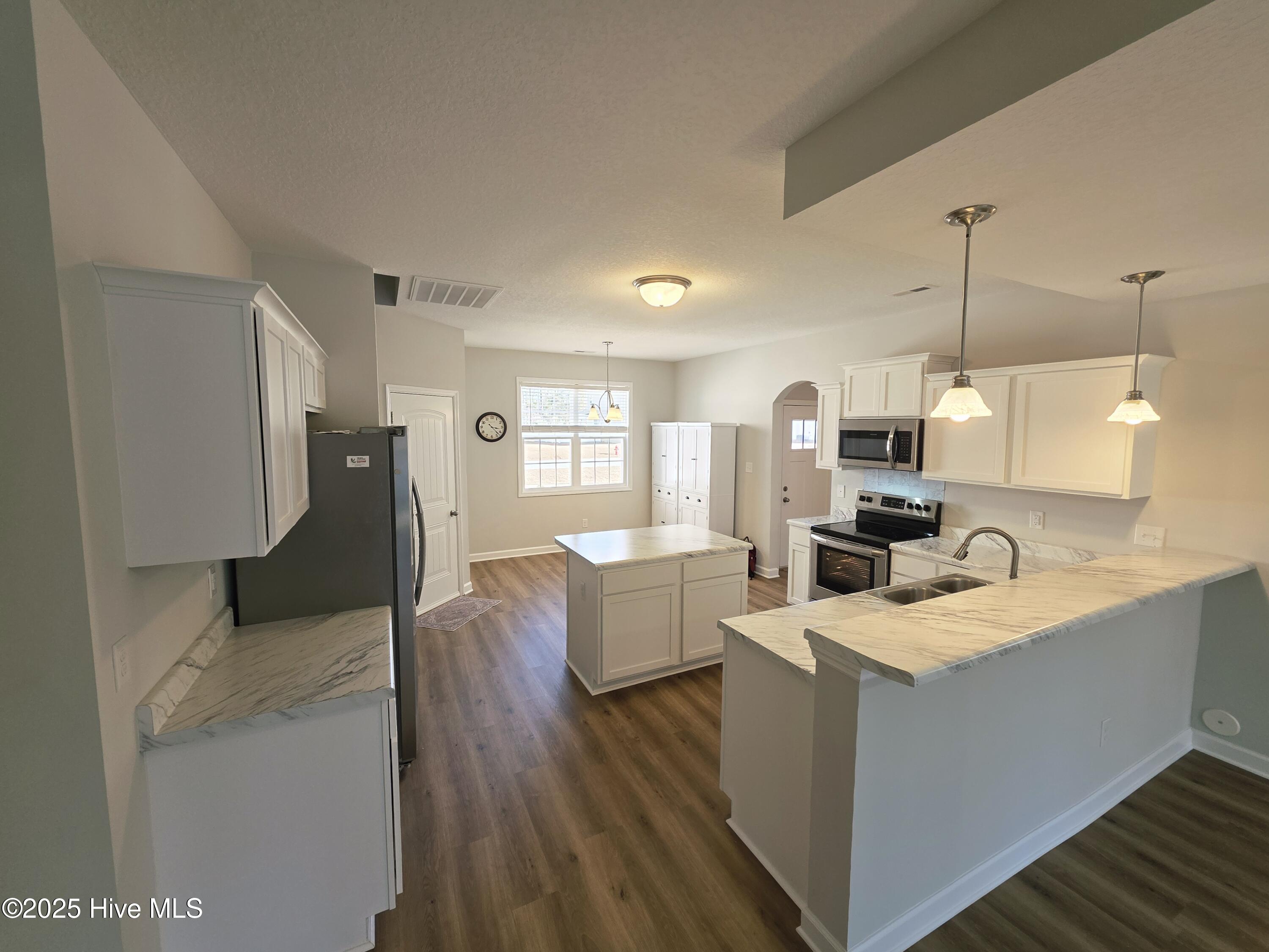 100545567 | Photo 11