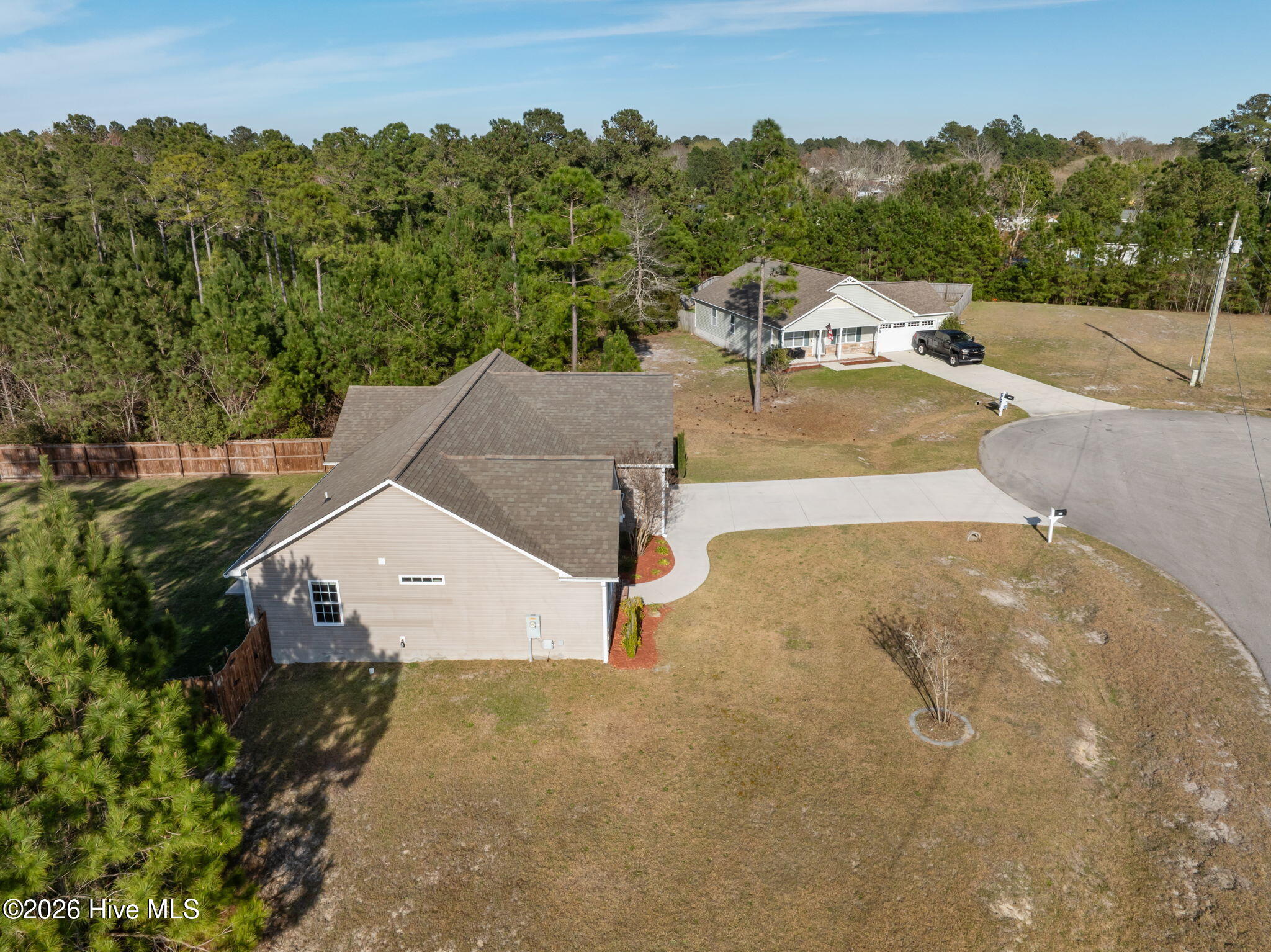 100562180 | Photo 42