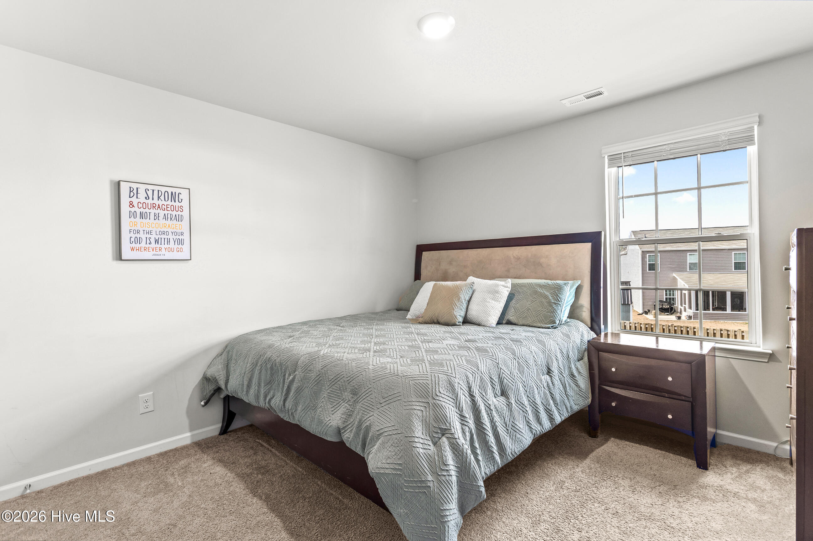 100549740 | Photo 25