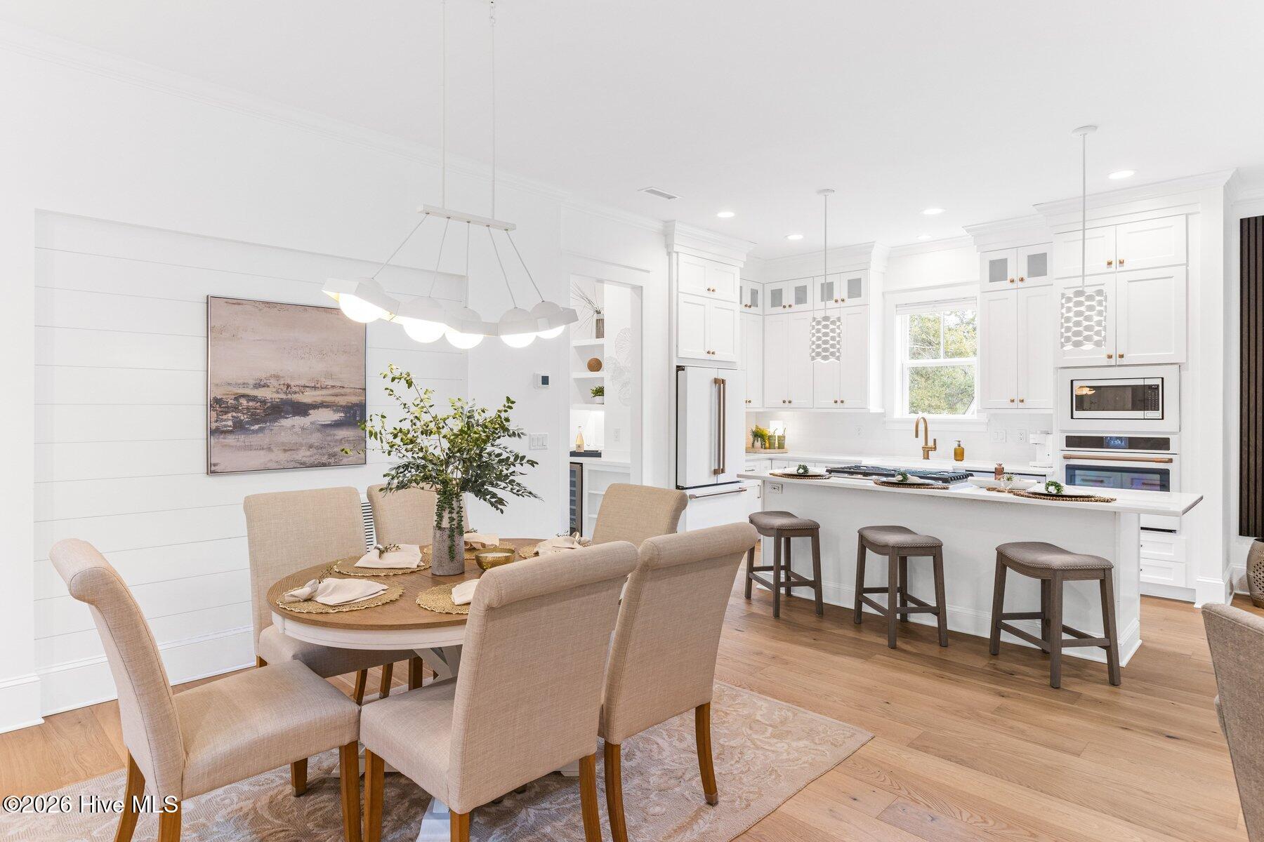 100554015 | Photo 14