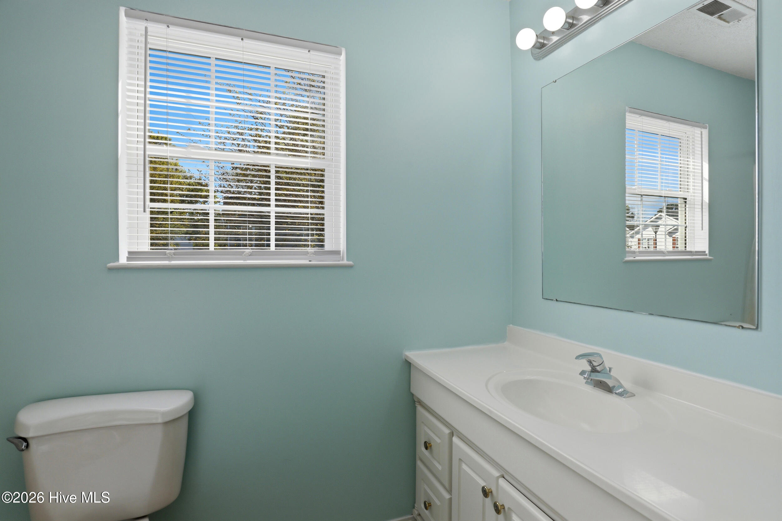 100564437 | Photo 23